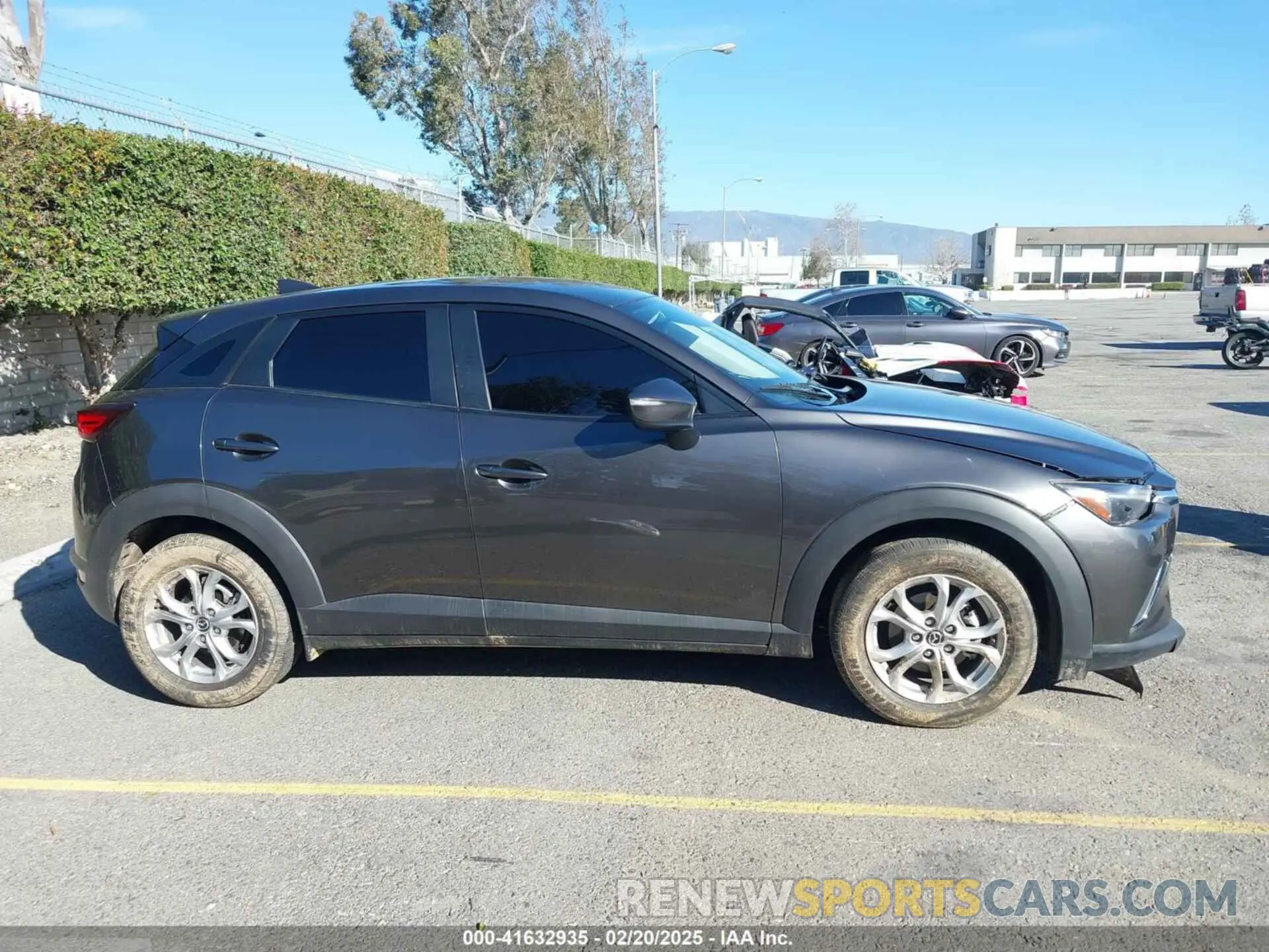 12 Фотография поврежденного автомобиля JM1DKDB70K1445493 MAZDA CX-3 2019