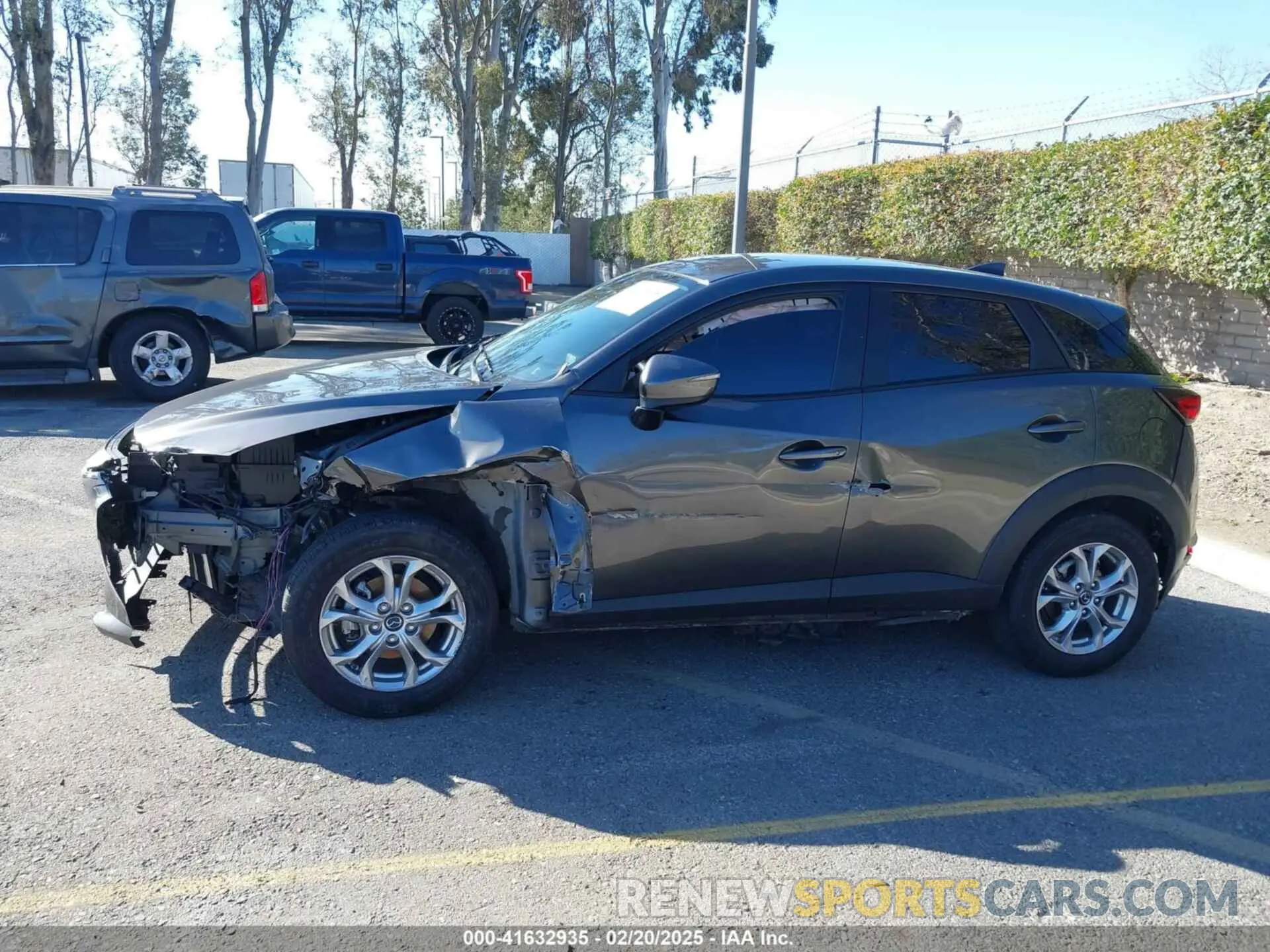 13 Фотография поврежденного автомобиля JM1DKDB70K1445493 MAZDA CX-3 2019