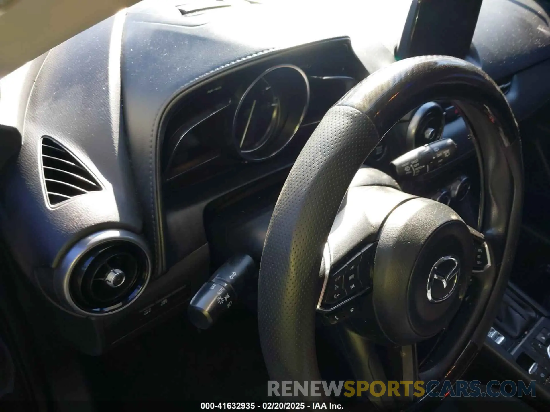 14 Фотография поврежденного автомобиля JM1DKDB70K1445493 MAZDA CX-3 2019