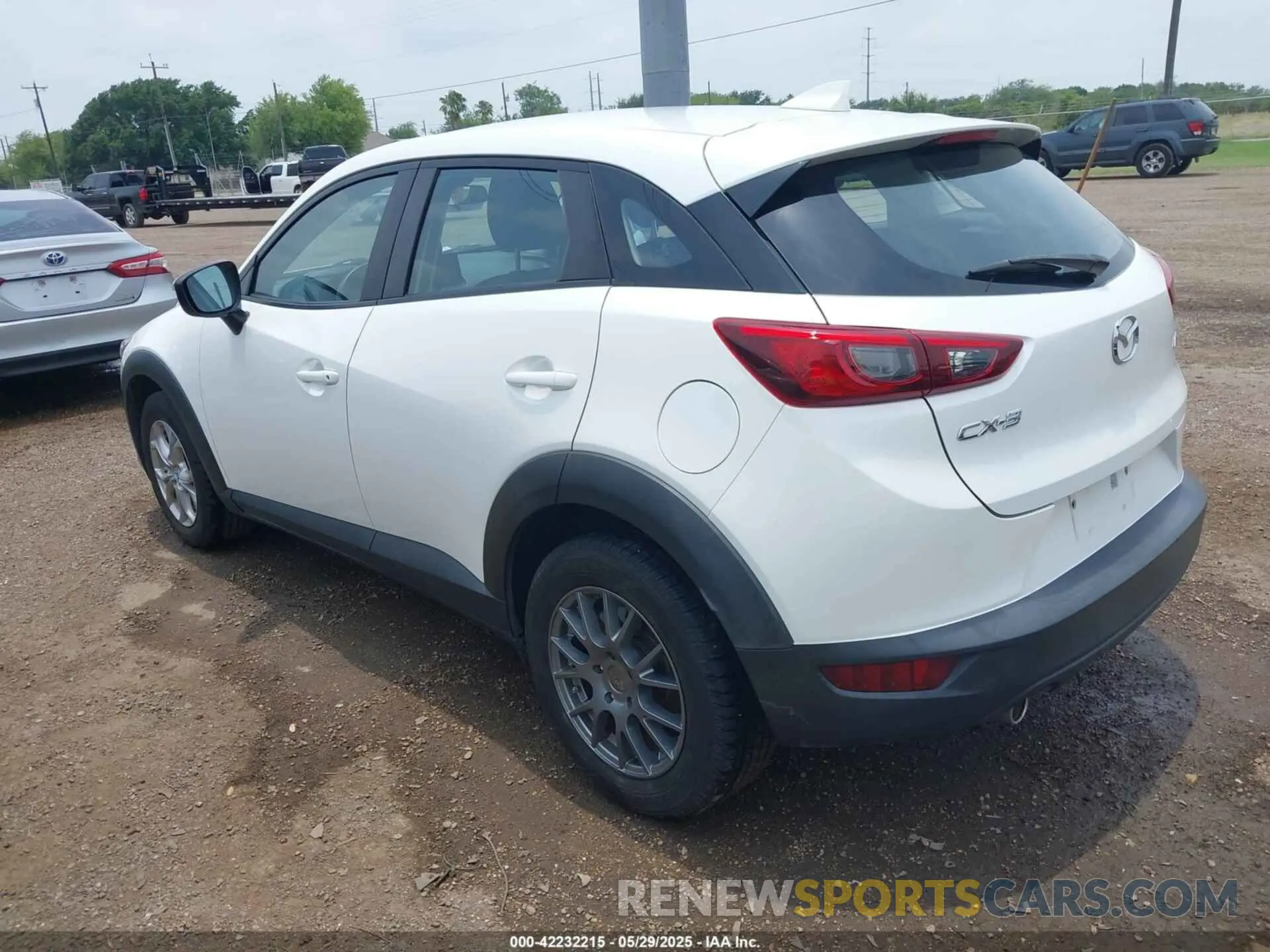 3 Photograph of a damaged car JM1DKDB71K1459192 MAZDA CX-3 2019