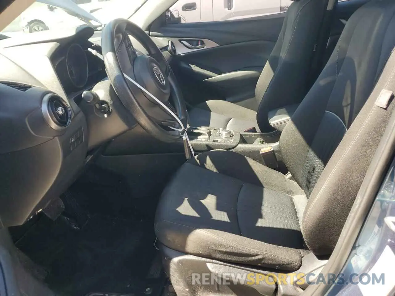 7 Фотография поврежденного автомобиля JM1DKDB79K0432117 MAZDA CX-3 2019