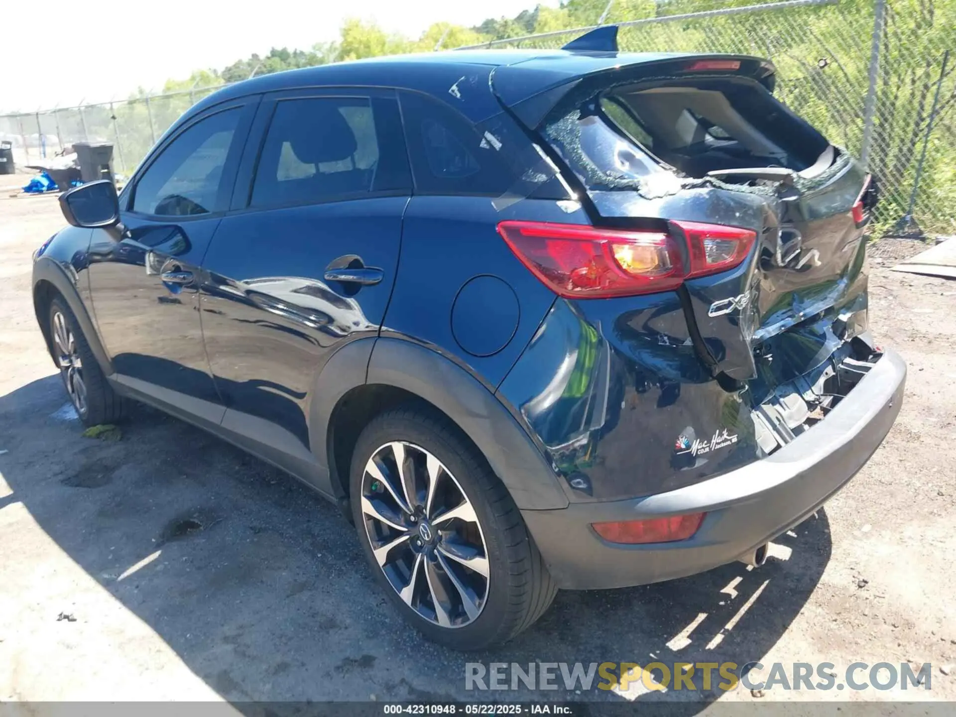 3 Photograph of a damaged car JM1DKDC72K0402522 MAZDA CX-3 2019
