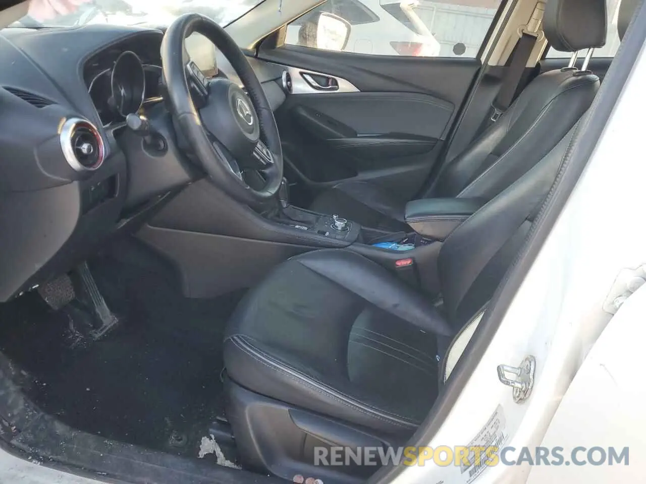 7 Photograph of a damaged car JM1DKDD76K1429585 MAZDA CX-3 2019