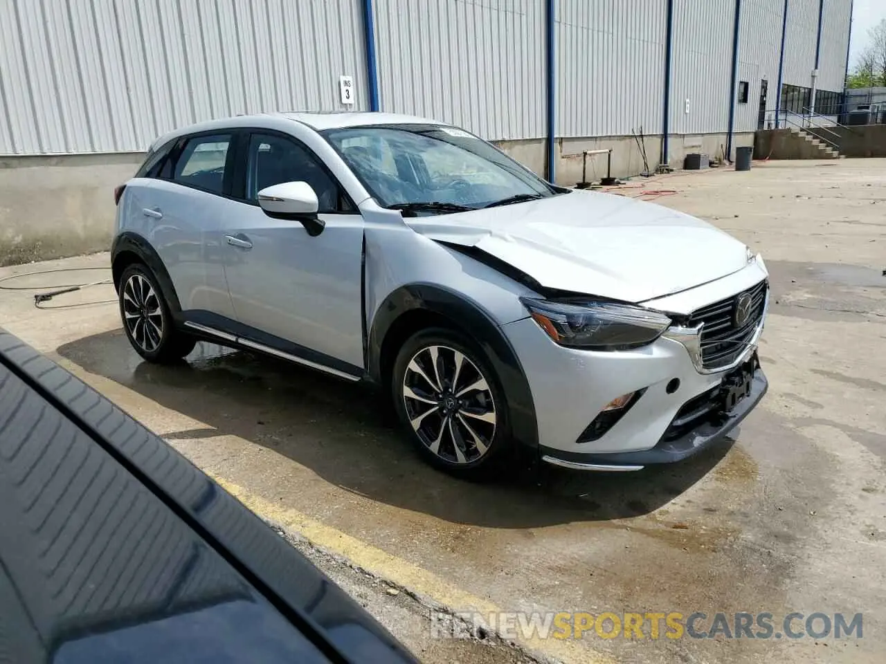 4 Фотография поврежденного автомобиля JM1DKDD78K0402295 MAZDA CX-3 2019