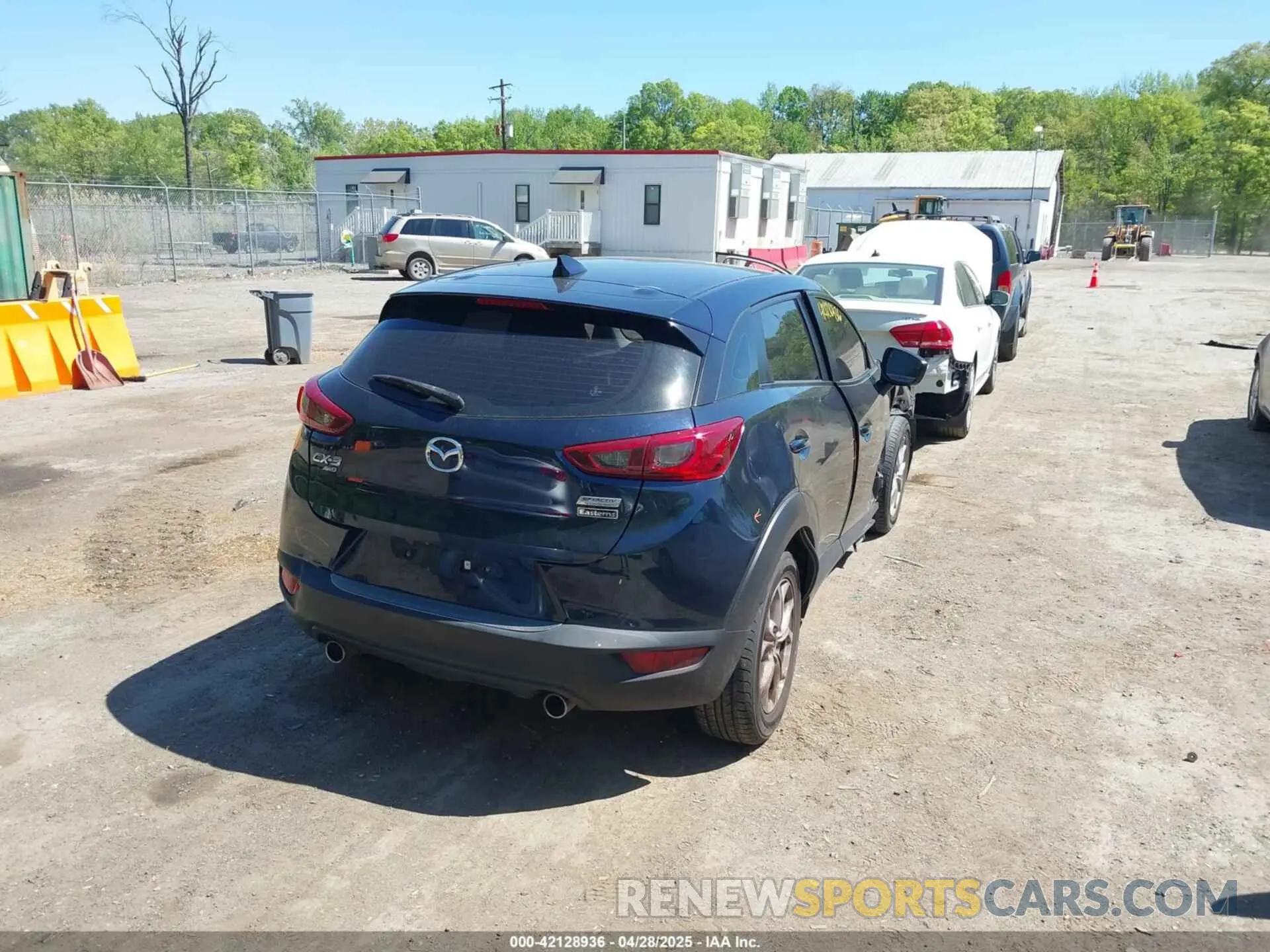 4 Фотография поврежденного автомобиля JM1DKFB70K1451421 MAZDA CX-3 2019