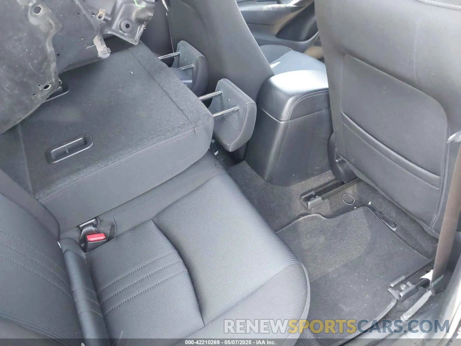 8 Photograph of a damaged car JM1DKFB71K0445584 MAZDA CX-3 2019