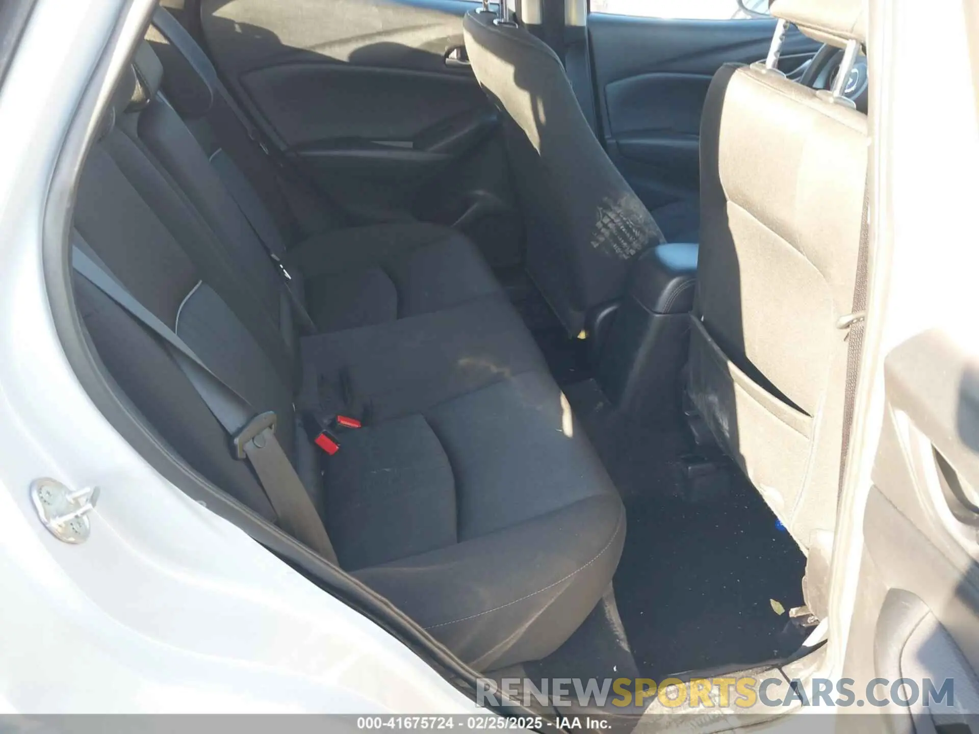 8 Photograph of a damaged car JM1DKFB73K0443125 MAZDA CX-3 2019