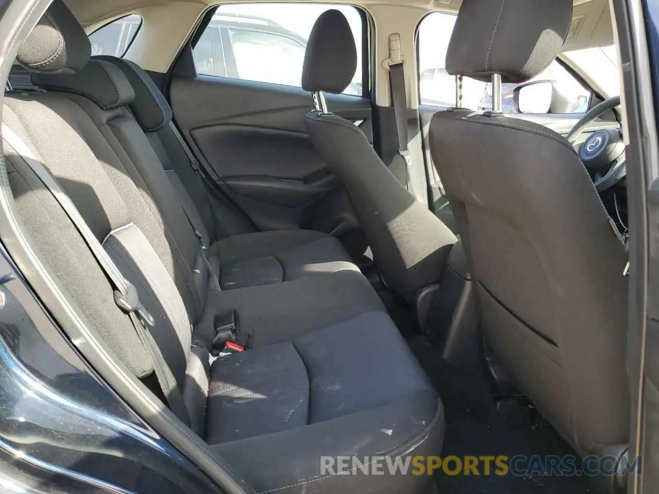 10 Фотография поврежденного автомобиля JM1DKFB75K1451110 MAZDA CX-3 2019