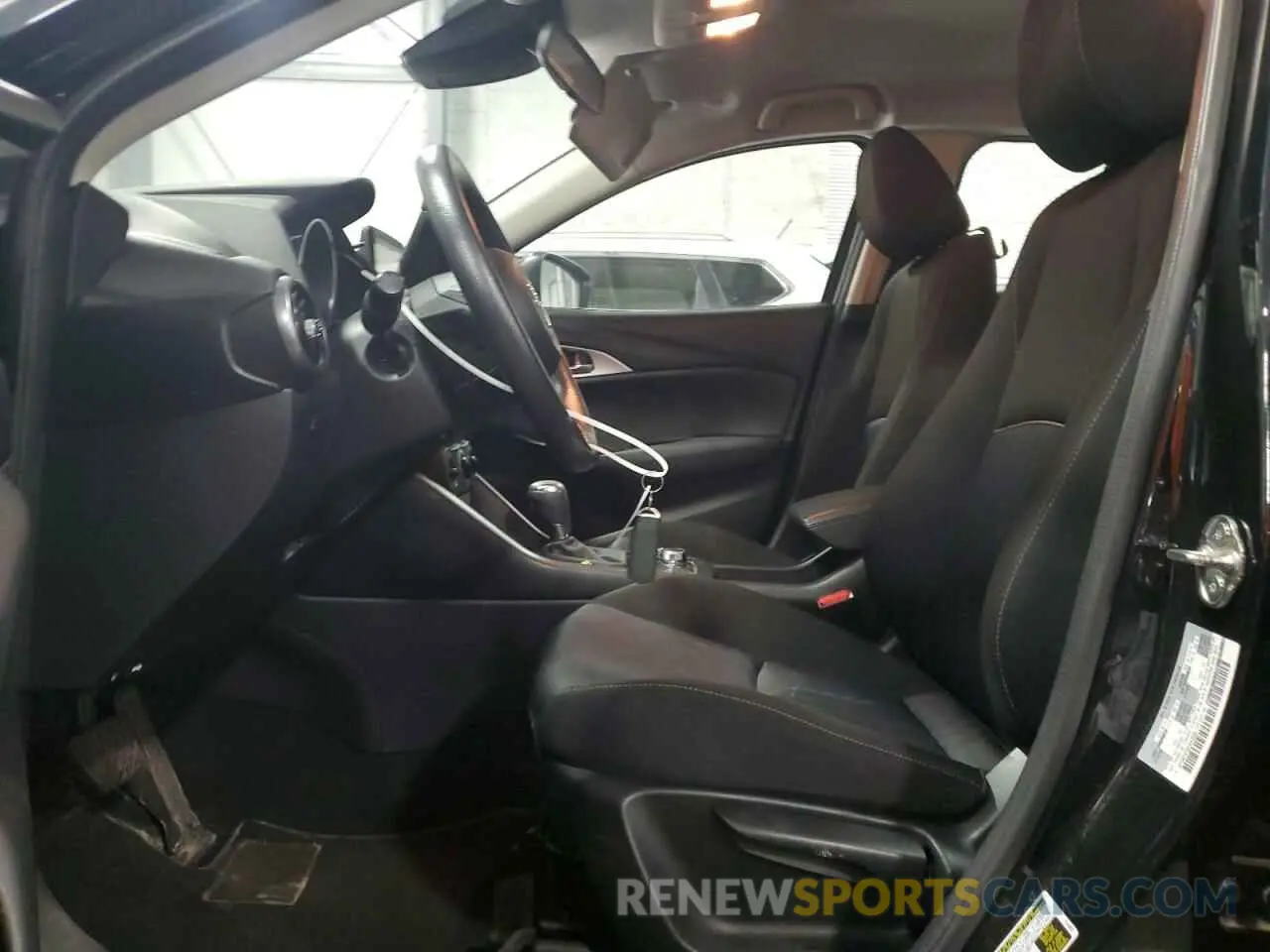 7 Фотография поврежденного автомобиля JM1DKFB78K0443699 MAZDA CX-3 2019