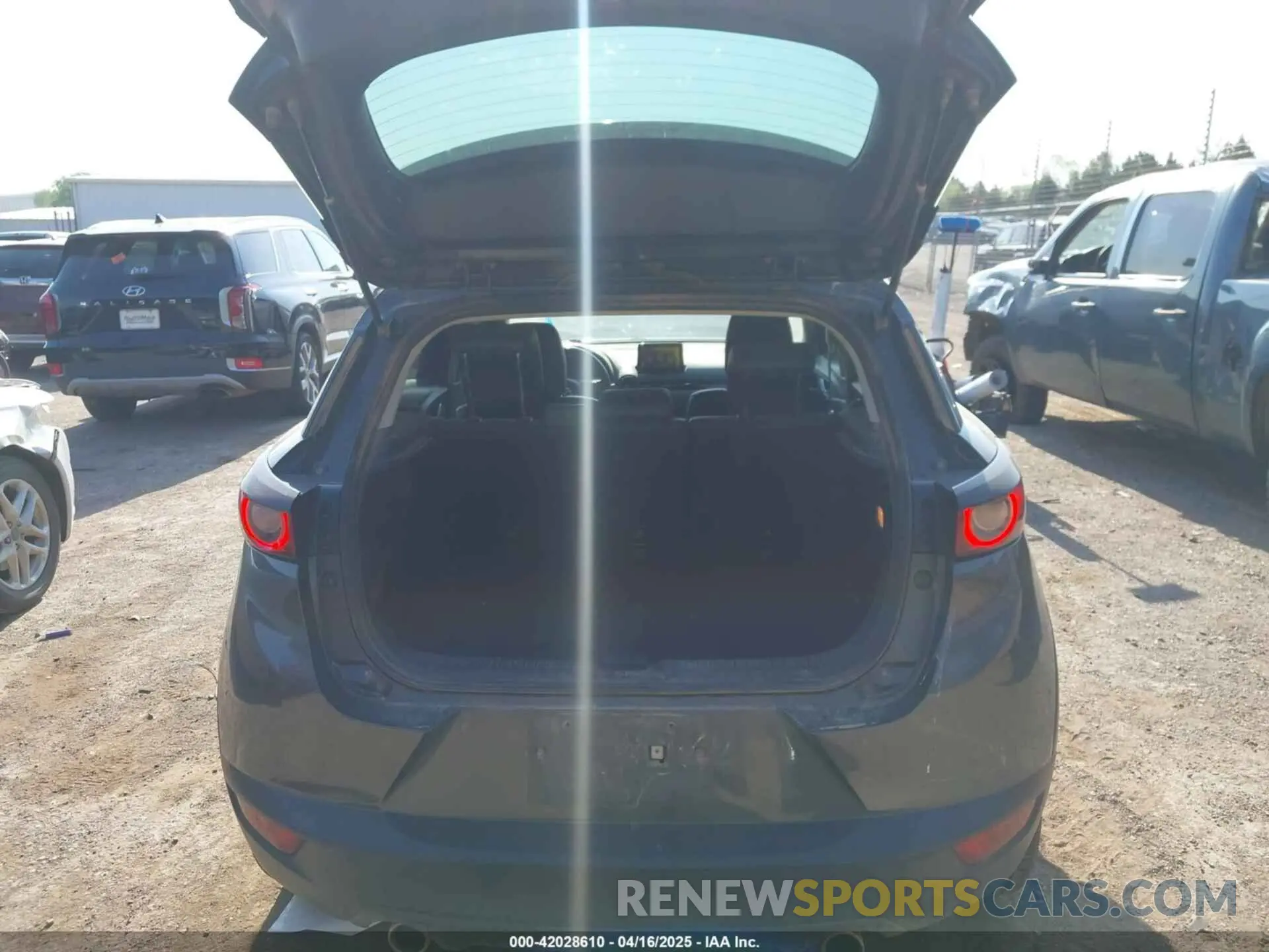 16 Фотография поврежденного автомобиля JM1DKFC70K0445901 MAZDA CX-3 2019