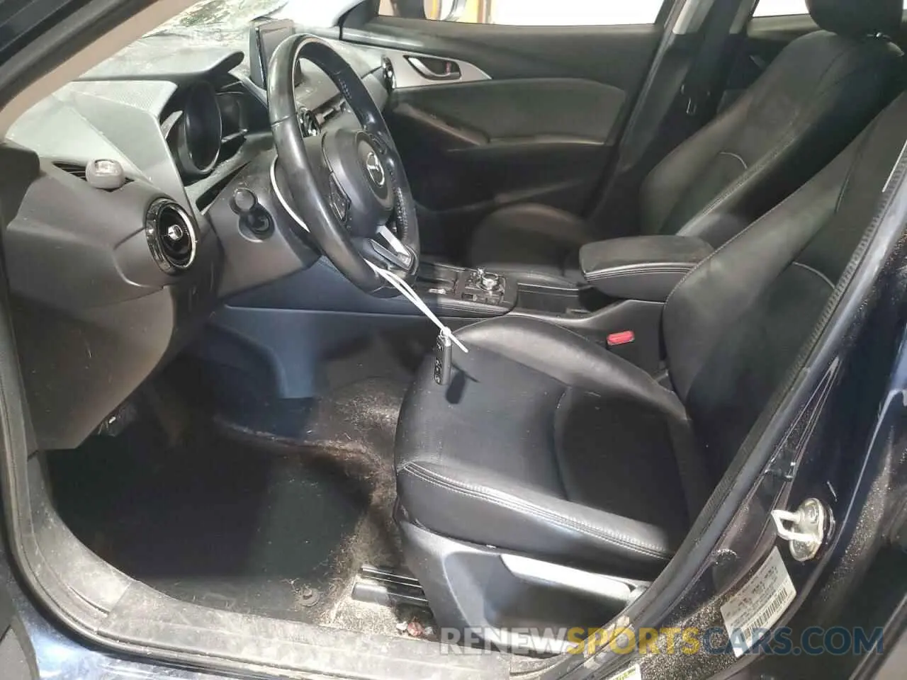 7 Photograph of a damaged car JM1DKFC72K1409055 MAZDA CX-3 2019