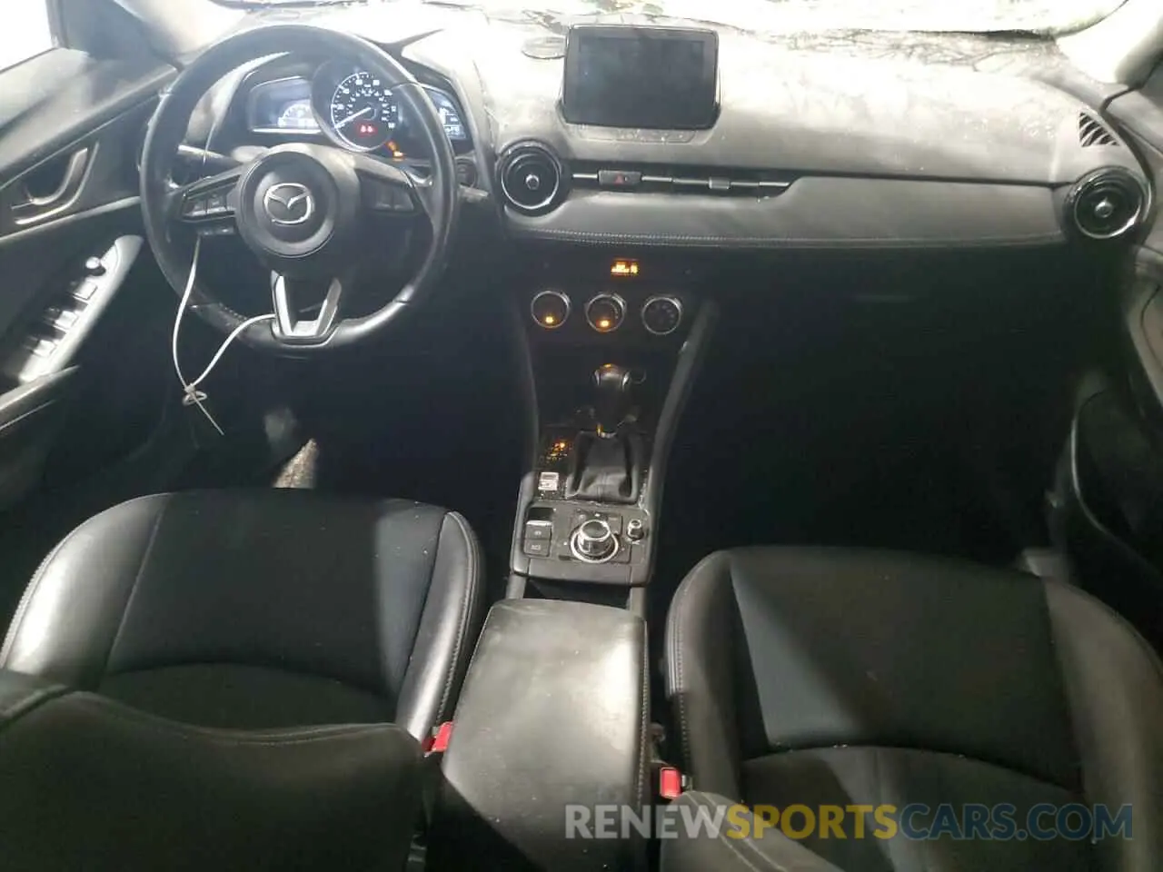 8 Photograph of a damaged car JM1DKFC72K1409055 MAZDA CX-3 2019