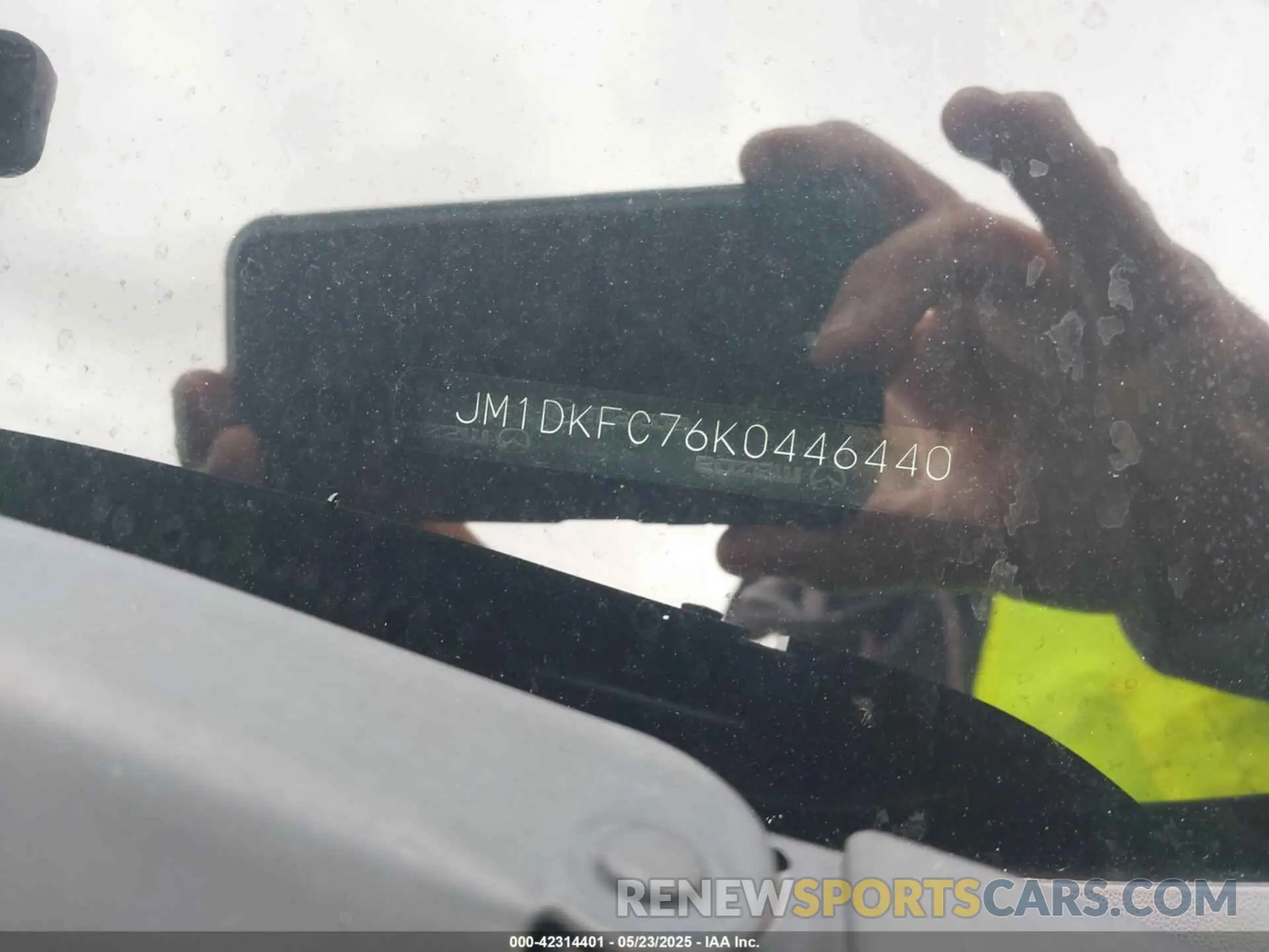 19 Photograph of a damaged car JM1DKFC76K0446440 MAZDA CX-3 2019