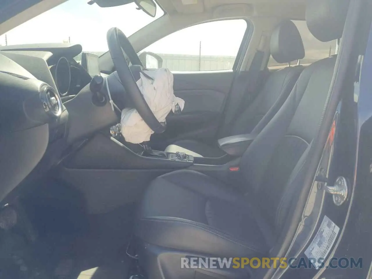 7 Photograph of a damaged car JM1DKFC77K0449587 MAZDA CX-3 2019