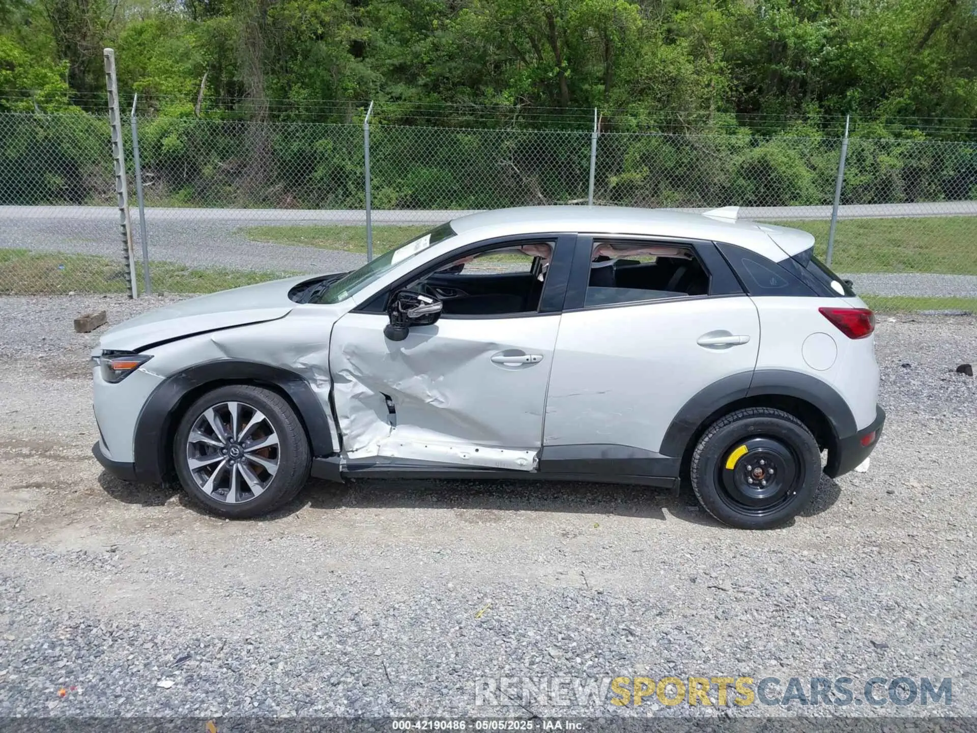 13 Photograph of a damaged car JM1DKFC78K0403122 MAZDA CX-3 2019