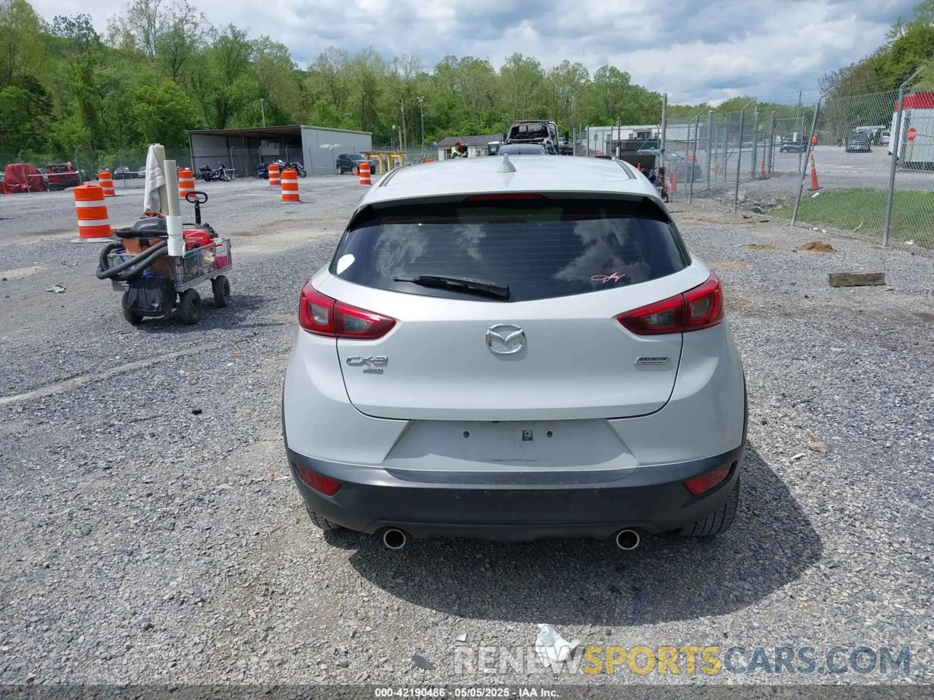 15 Photograph of a damaged car JM1DKFC78K0403122 MAZDA CX-3 2019