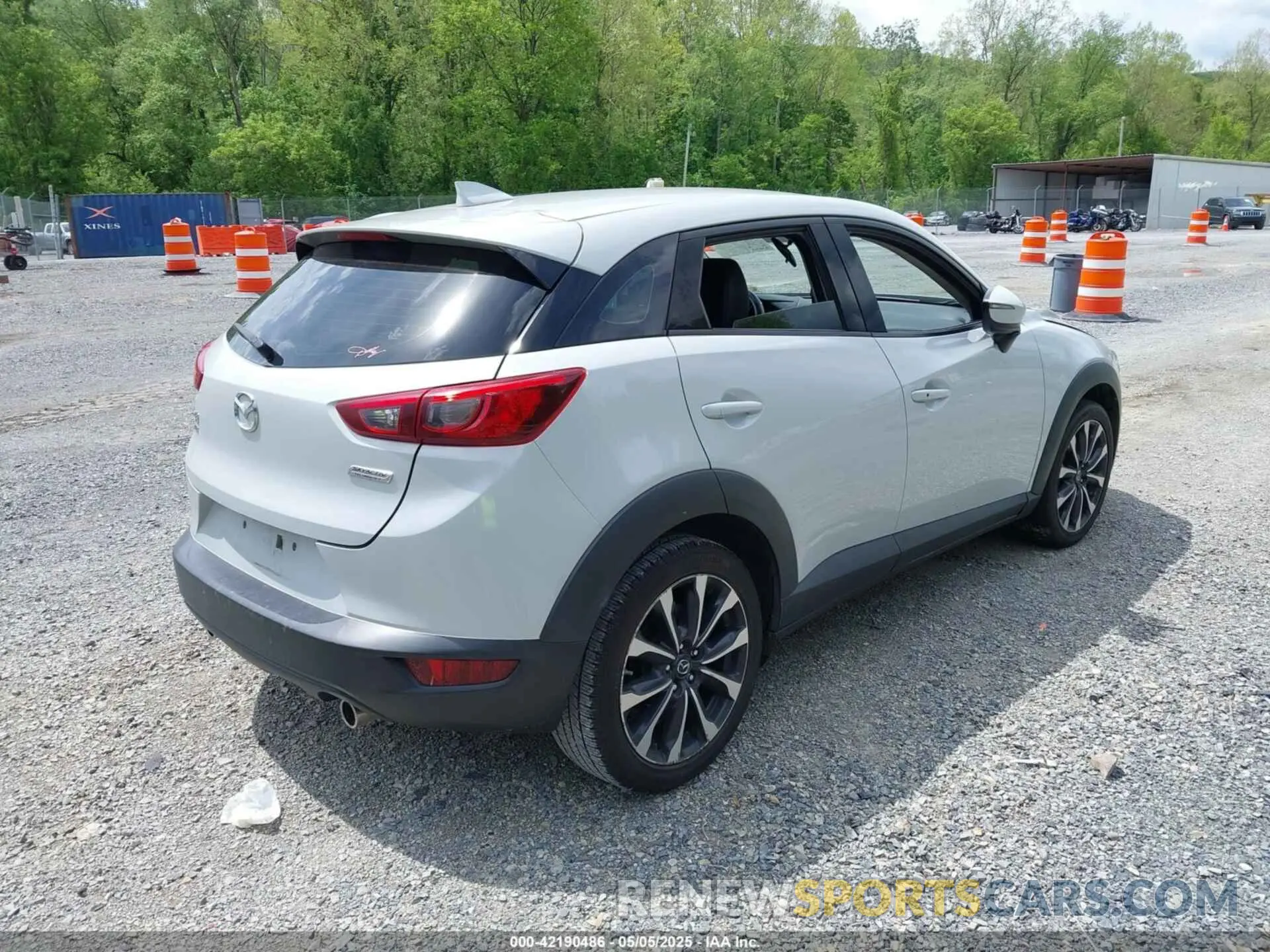 4 Photograph of a damaged car JM1DKFC78K0403122 MAZDA CX-3 2019