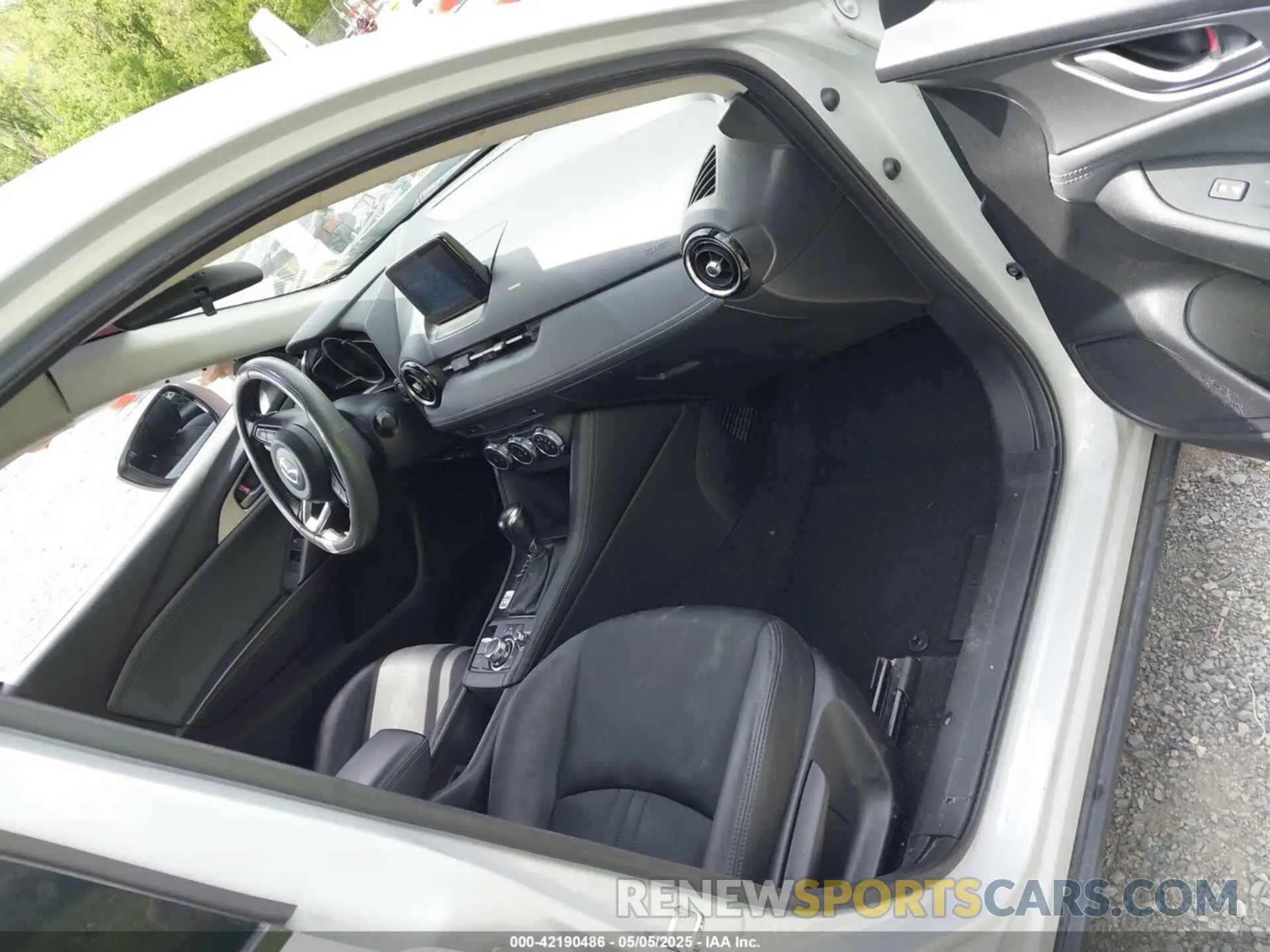 5 Photograph of a damaged car JM1DKFC78K0403122 MAZDA CX-3 2019