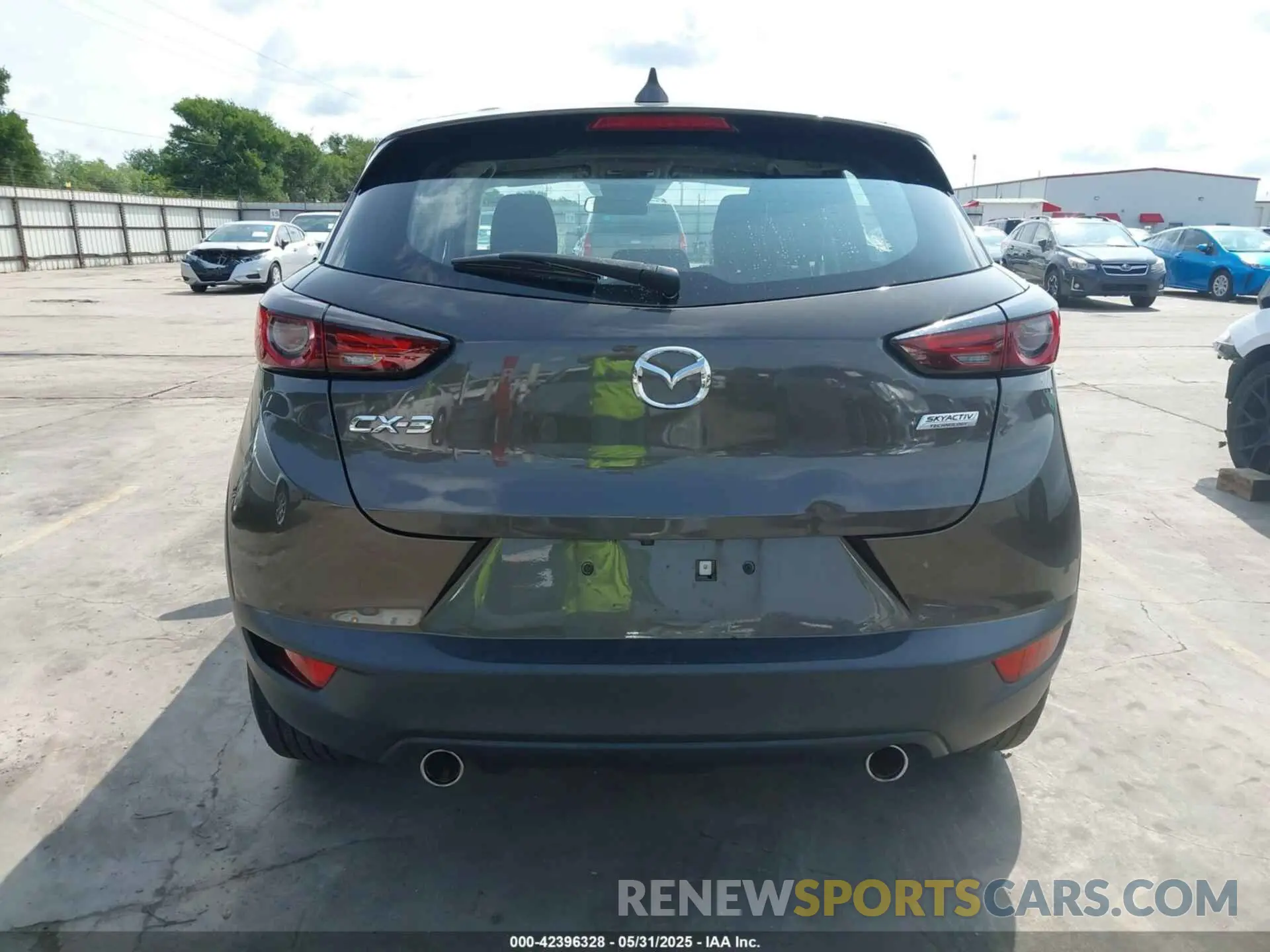 12 Photograph of a damaged car JM1DKDB71L1471411 MAZDA CX-3 2020