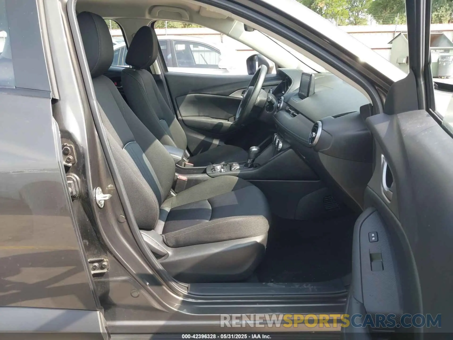5 Photograph of a damaged car JM1DKDB71L1471411 MAZDA CX-3 2020