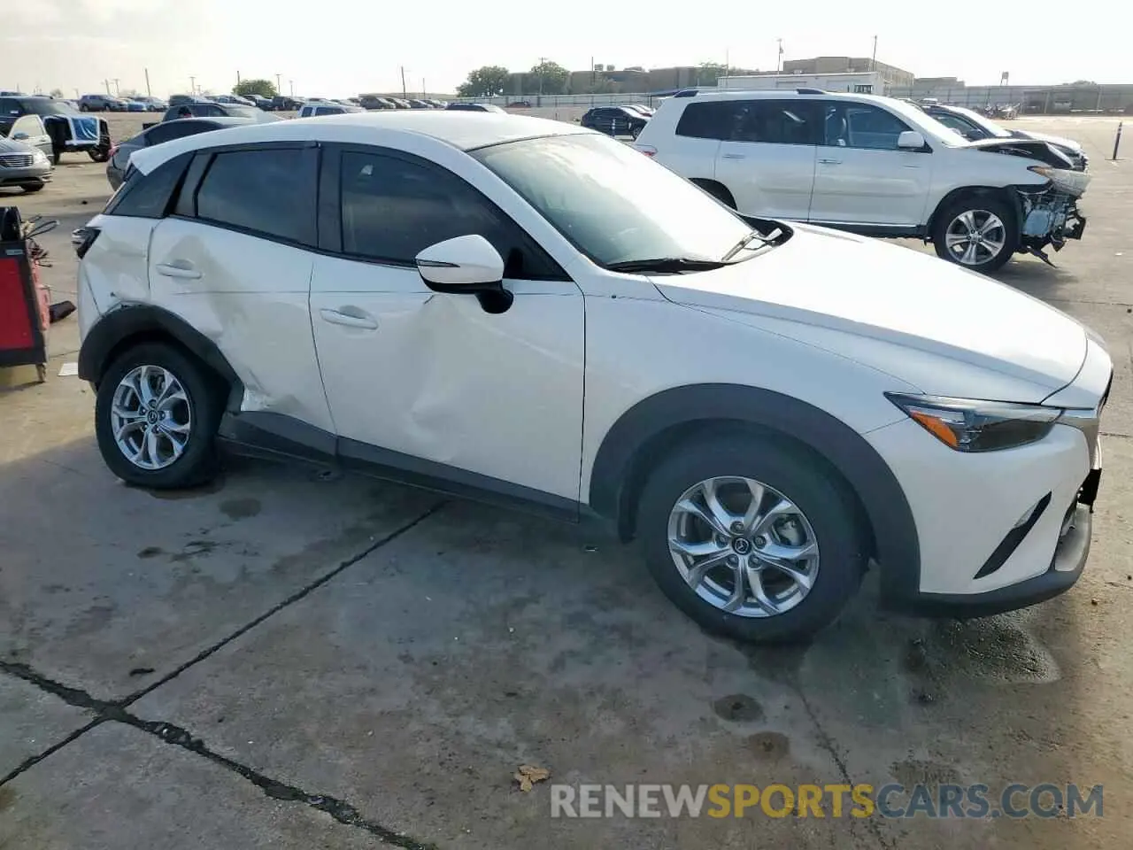 4 Фотография поврежденного автомобиля JM1DKDB76L1473803 MAZDA CX-3 2020