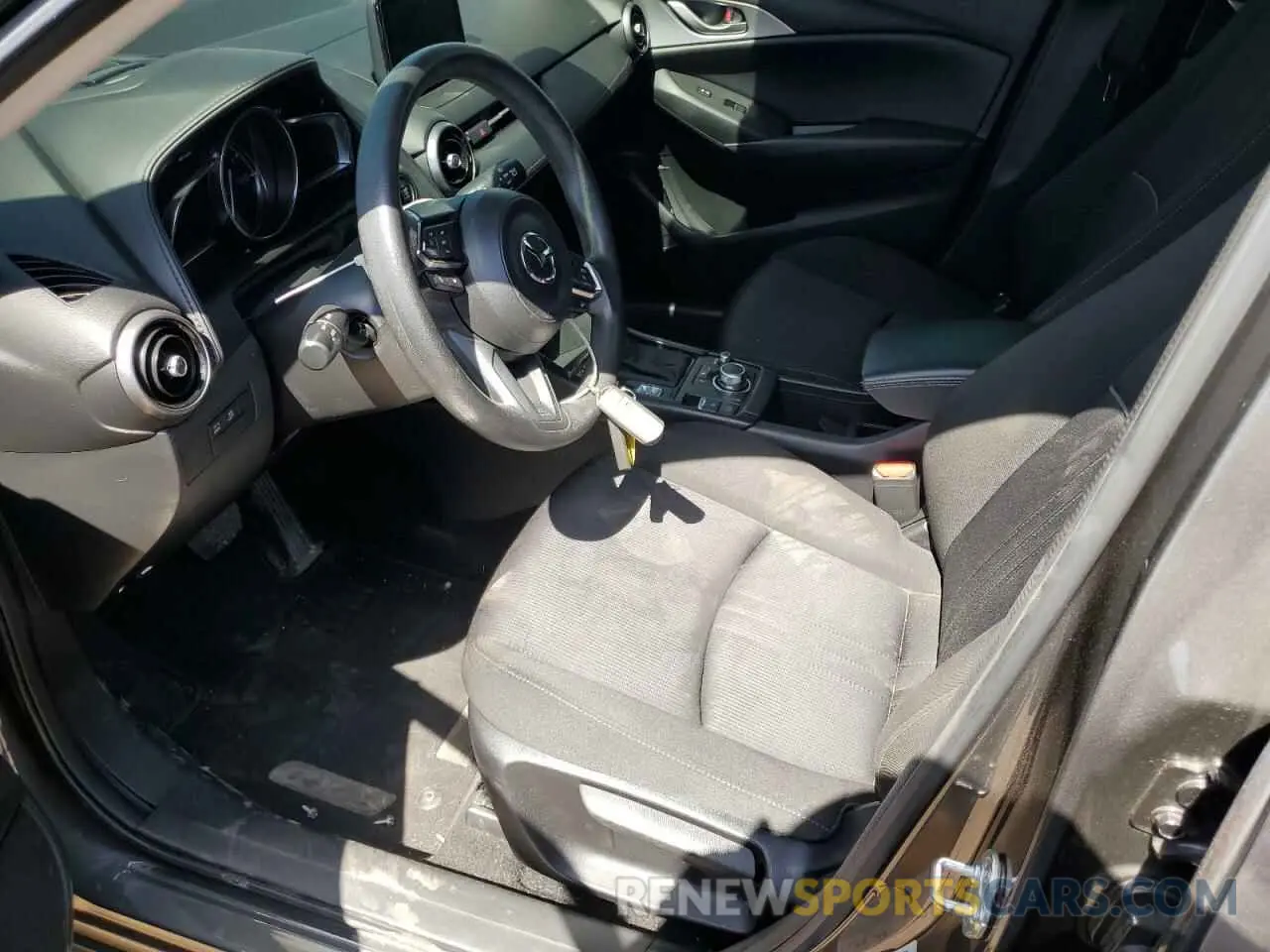 7 Photograph of a damaged car JM1DKFB70L1474487 MAZDA CX-3 2020