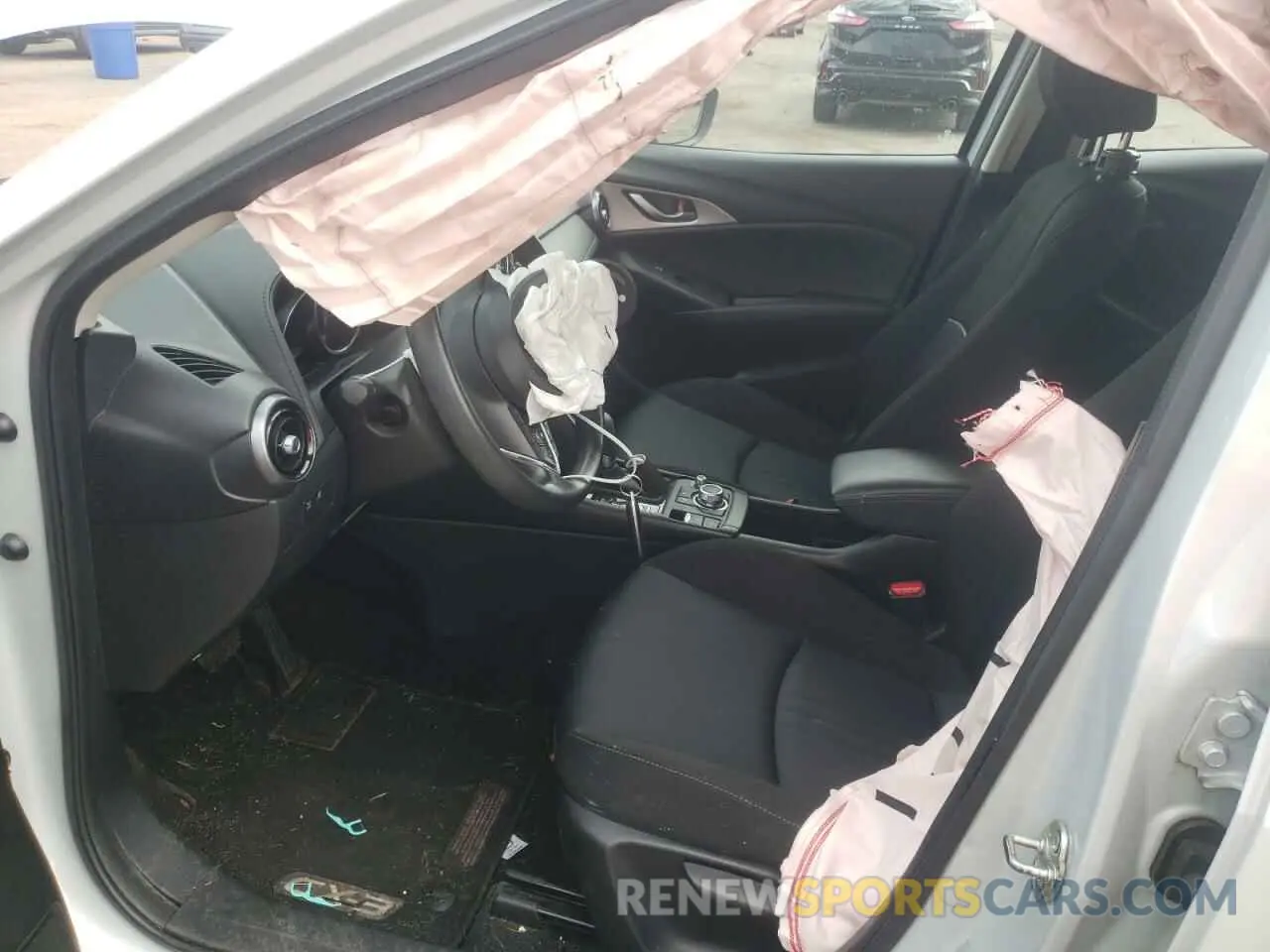 7 Photograph of a damaged car JM1DKFB7XL1475193 MAZDA CX-3 2020