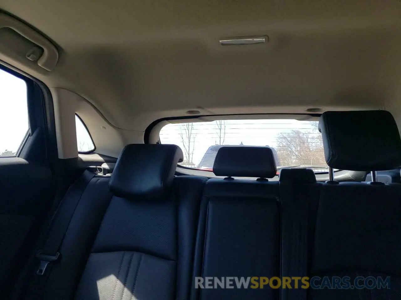 10 Photograph of a damaged car JM1DKFD70M1512475 MAZDA CX-3 2021