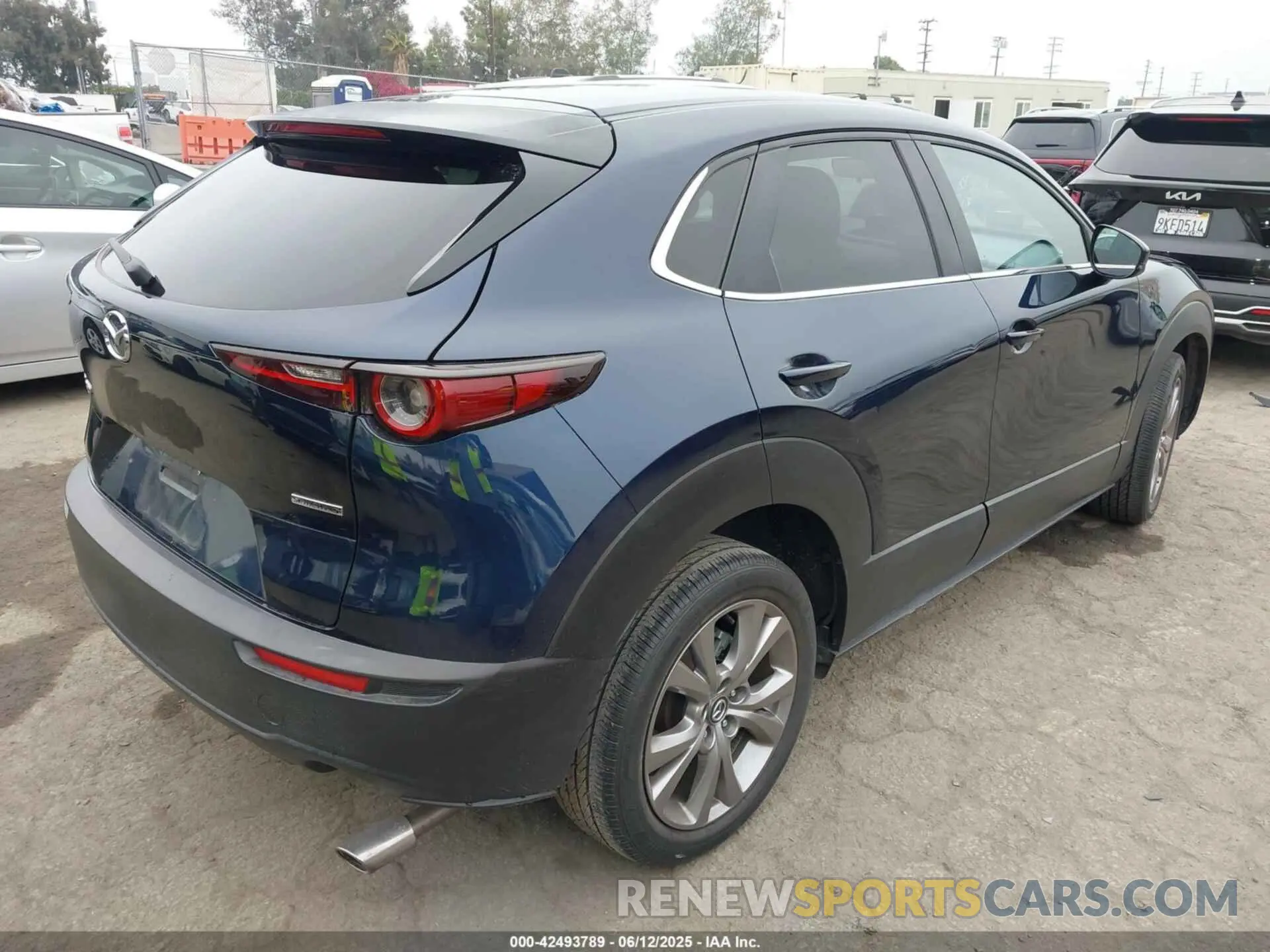 4 Photograph of a damaged car 3MVDMACL0LM124223 MAZDA CX-30 2020
