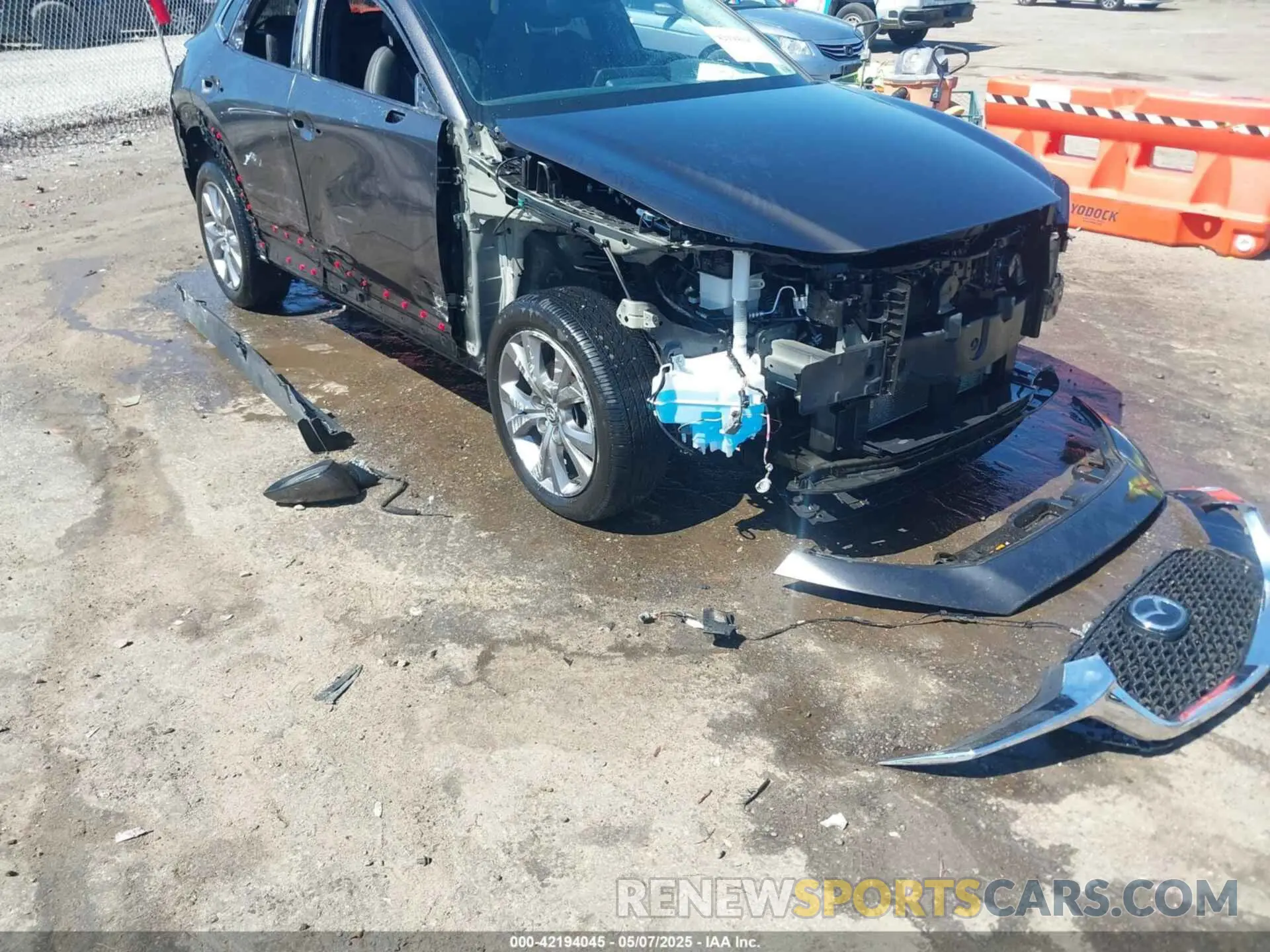 6 Photograph of a damaged car 3MVDMACL0LM130264 MAZDA CX-30 2020