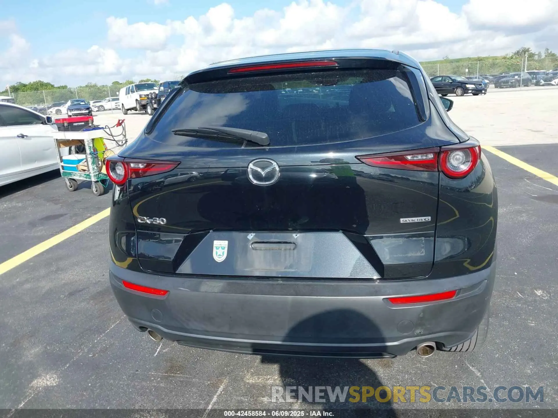 16 Photograph of a damaged car 3MVDMACL8LM102115 MAZDA CX-30 2020