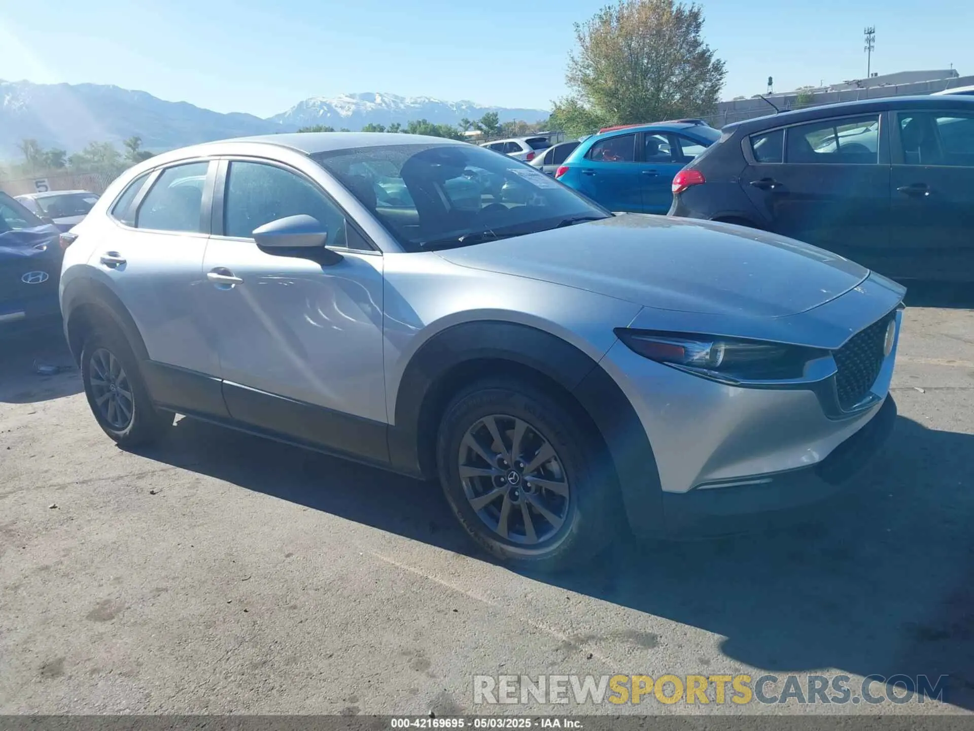 1 Photograph of a damaged car 3MVDMBBL0LM122463 MAZDA CX-30 2020