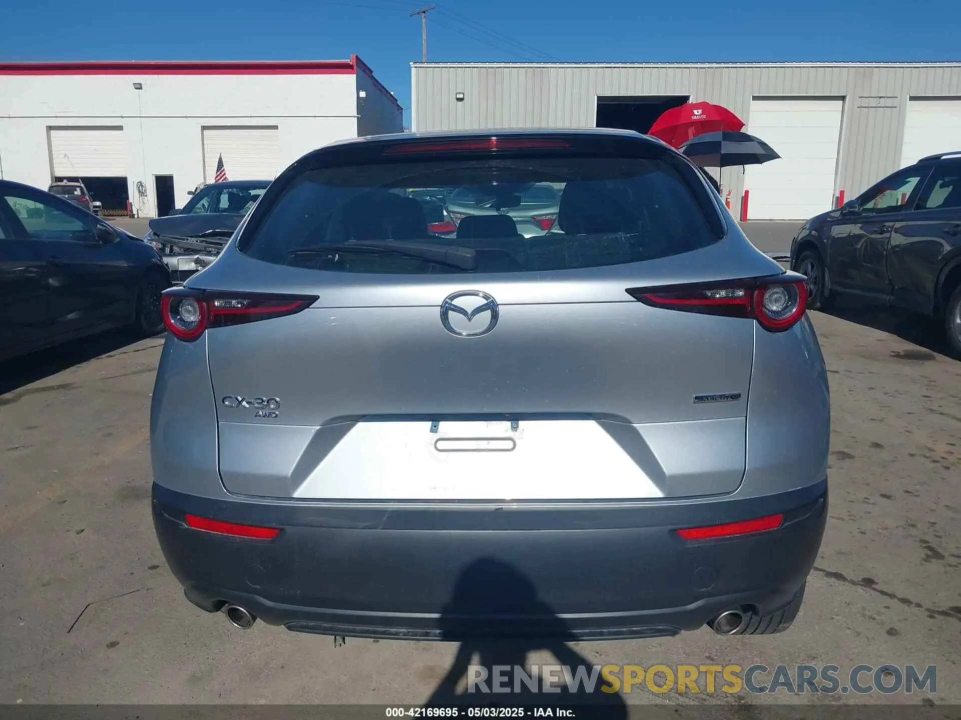 17 Photograph of a damaged car 3MVDMBBL0LM122463 MAZDA CX-30 2020