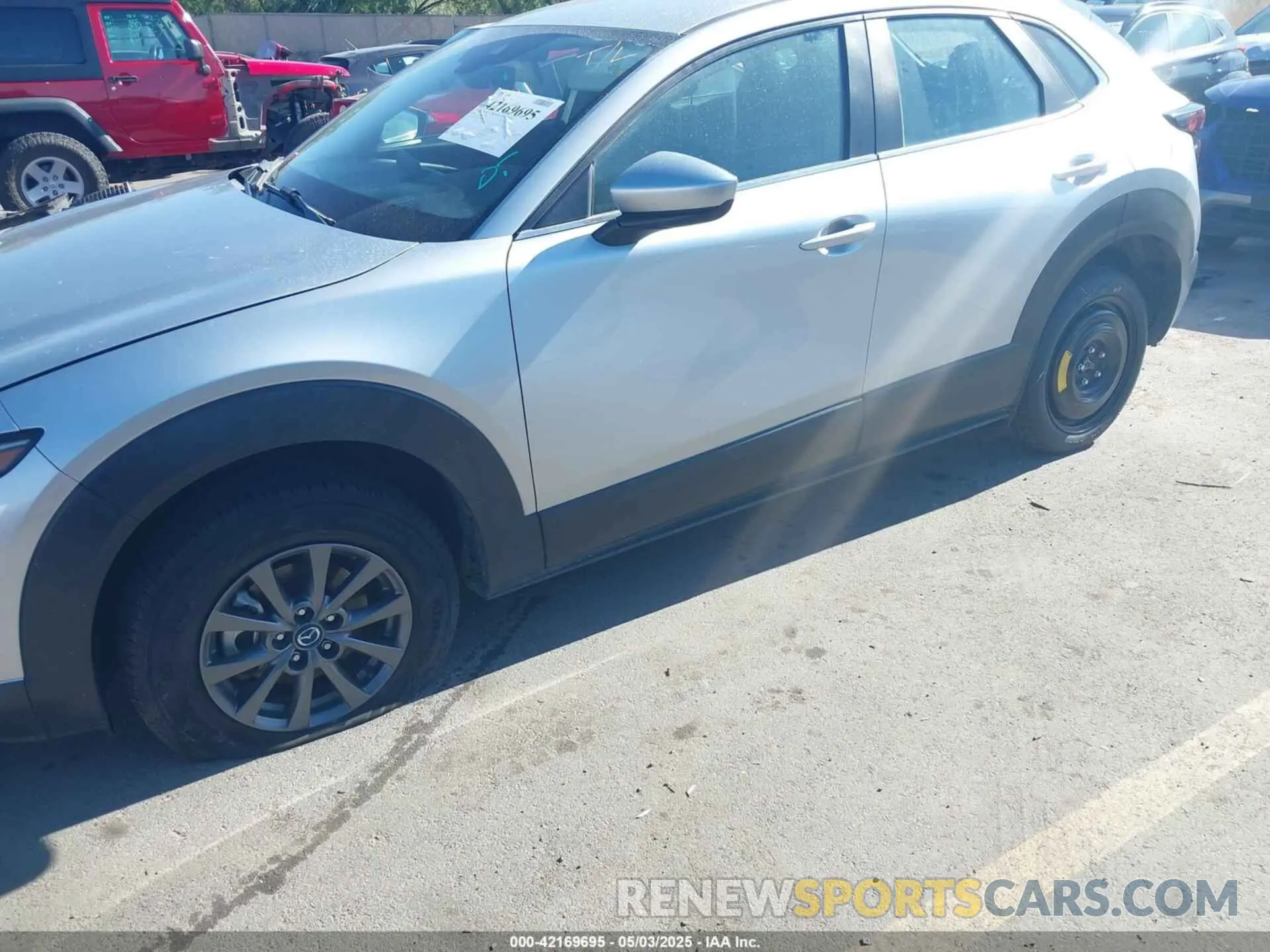 6 Photograph of a damaged car 3MVDMBBL0LM122463 MAZDA CX-30 2020