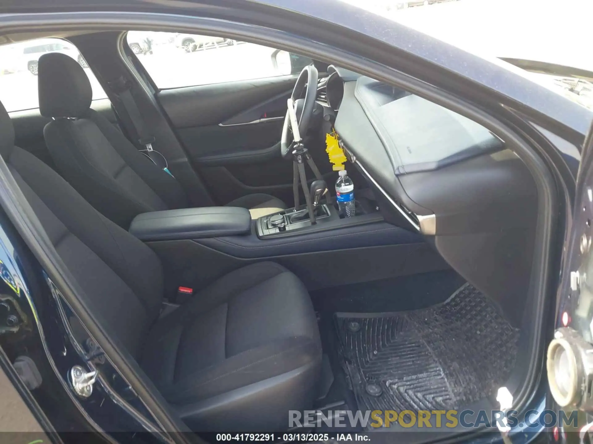 5 Photograph of a damaged car 3MVDMBBLXLM105461 MAZDA CX-30 2020