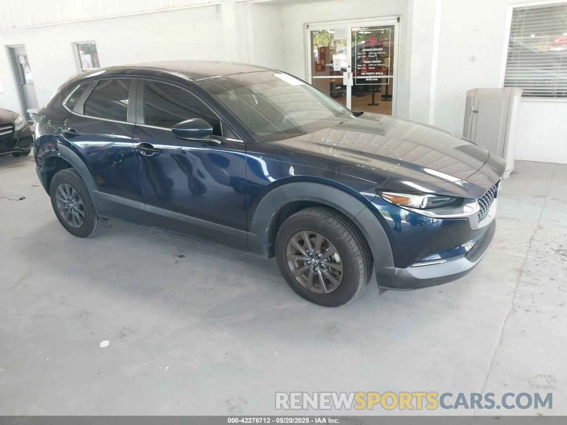 1 Photograph of a damaged car 3MVDMBBLXLM124639 MAZDA CX-30 2020