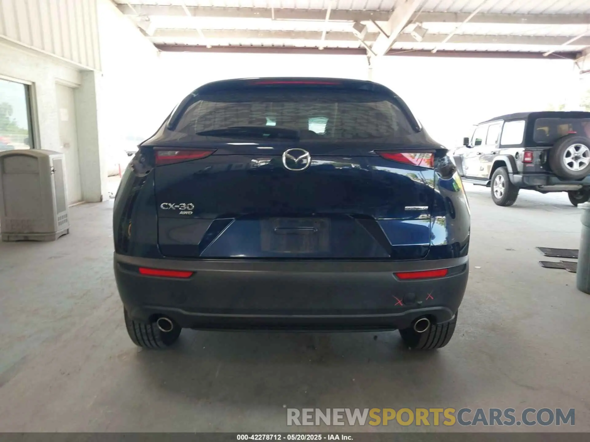17 Photograph of a damaged car 3MVDMBBLXLM124639 MAZDA CX-30 2020