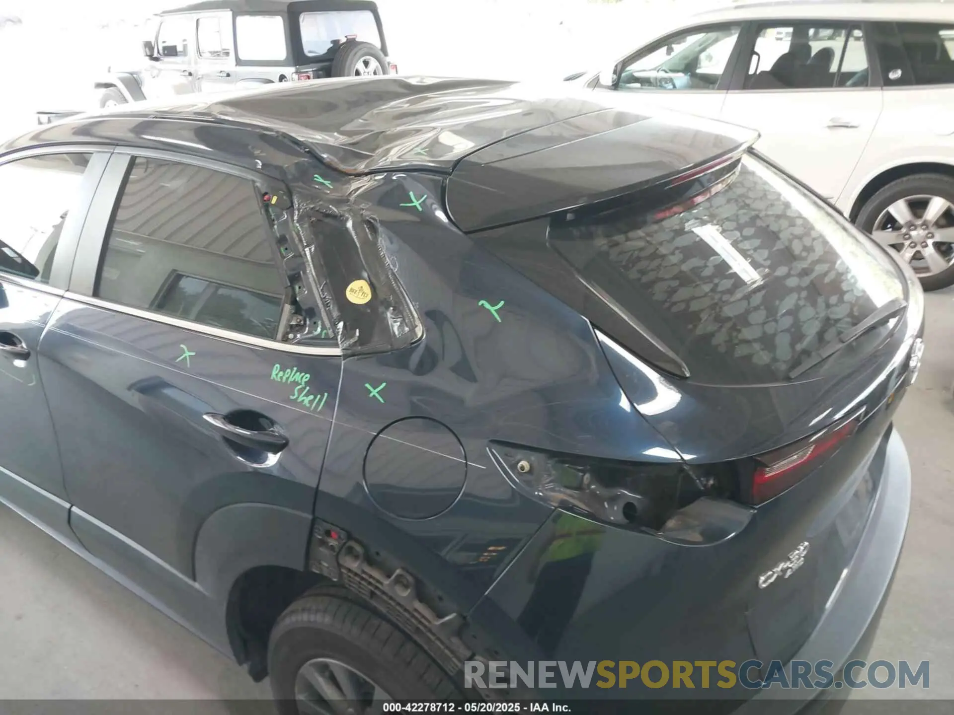 6 Photograph of a damaged car 3MVDMBBLXLM124639 MAZDA CX-30 2020