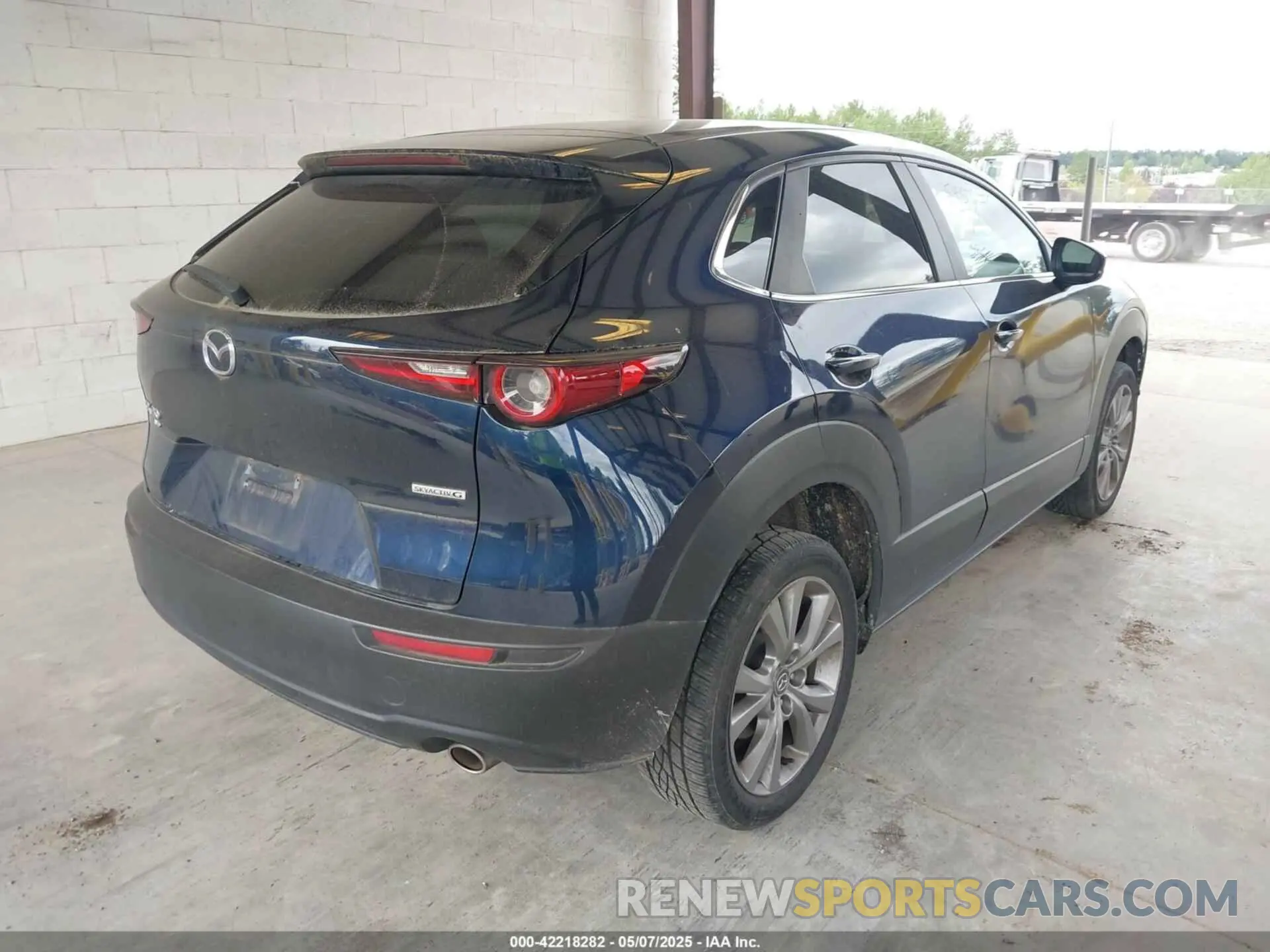 4 Photograph of a damaged car 3MVDMBCL8LM133368 MAZDA CX-30 2020
