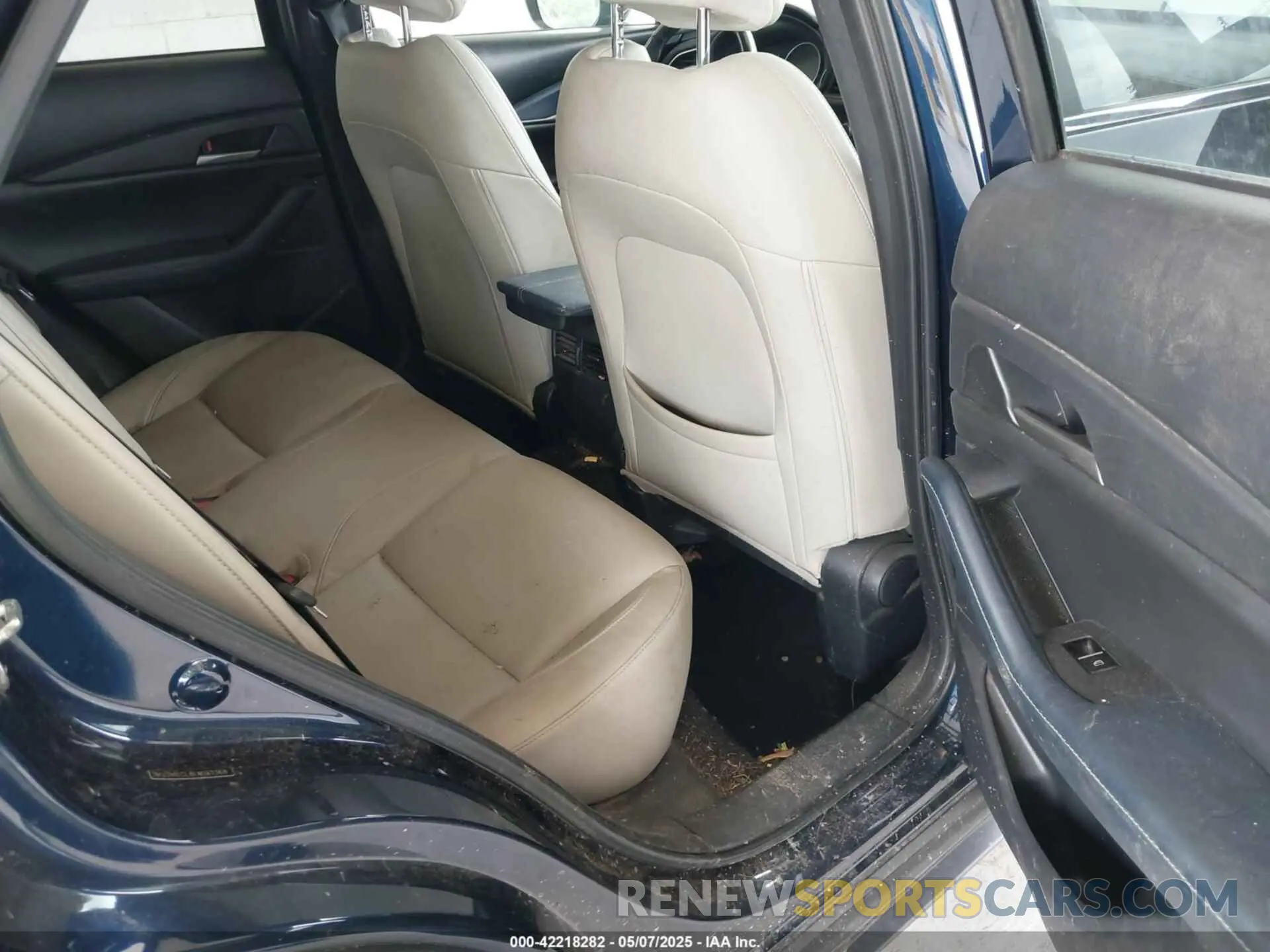 8 Photograph of a damaged car 3MVDMBCL8LM133368 MAZDA CX-30 2020