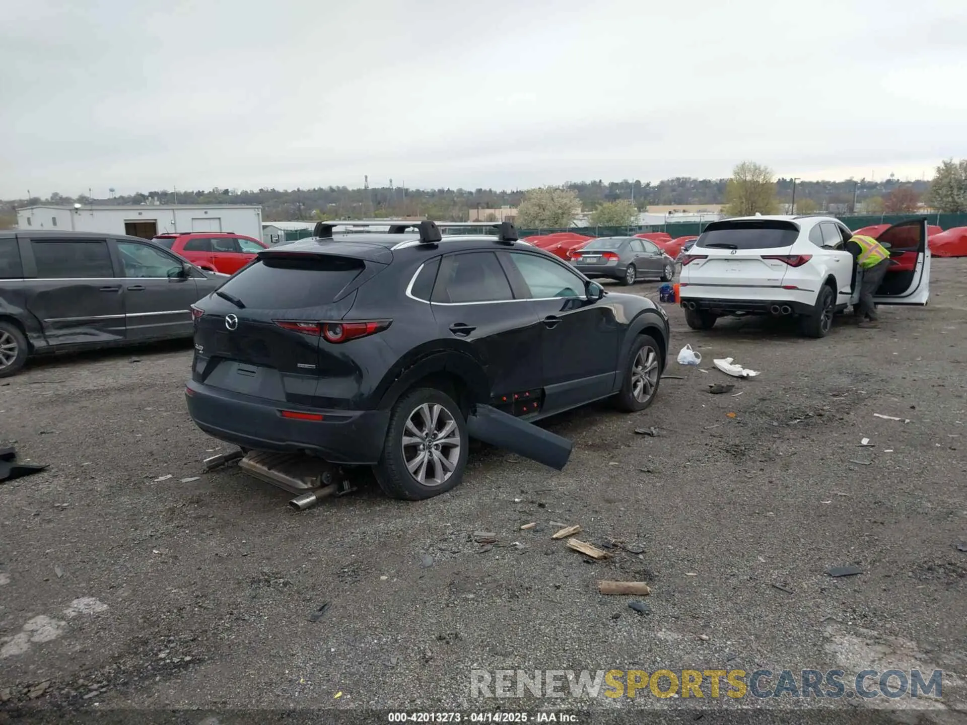4 Photograph of a damaged car 3MVDMBCLXLM105748 MAZDA CX-30 2020