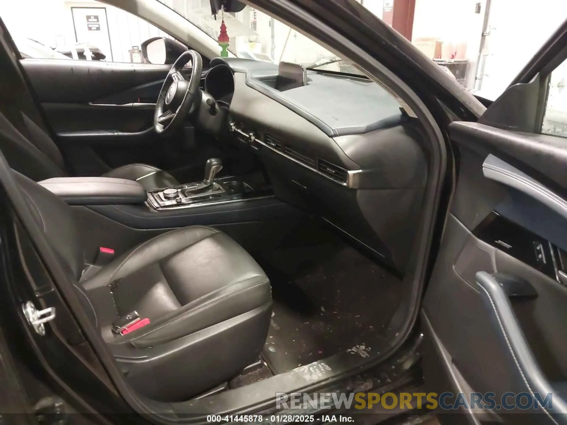 5 Photograph of a damaged car 3MVDMBDL1LM123814 MAZDA CX-30 2020