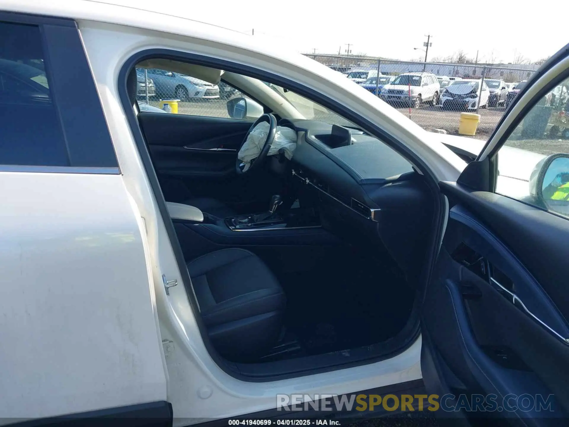 5 Photograph of a damaged car 3MVDMBDL6LM135604 MAZDA CX-30 2020