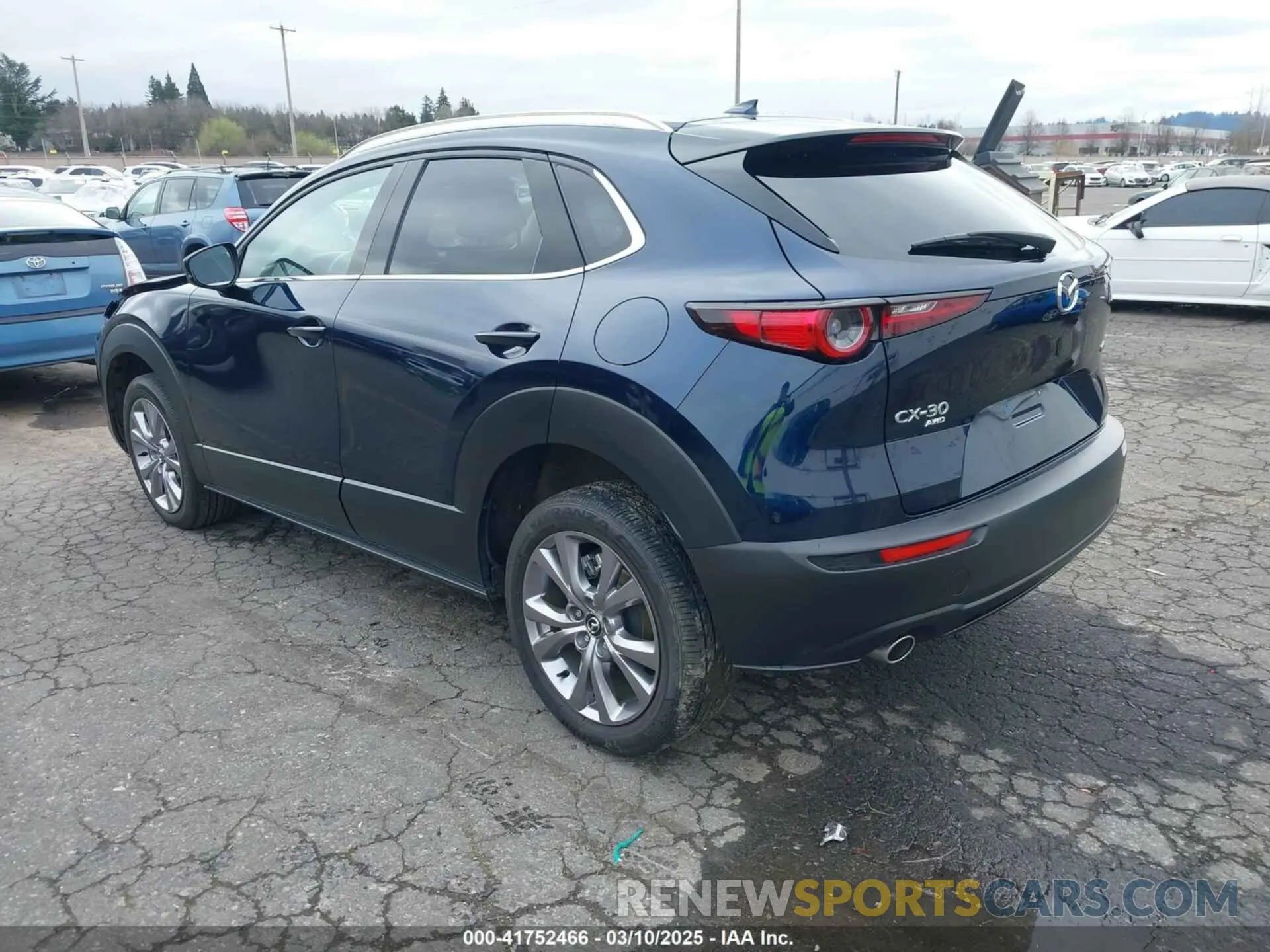 3 Photograph of a damaged car 3MVDMBEM5LM127596 MAZDA CX-30 2020