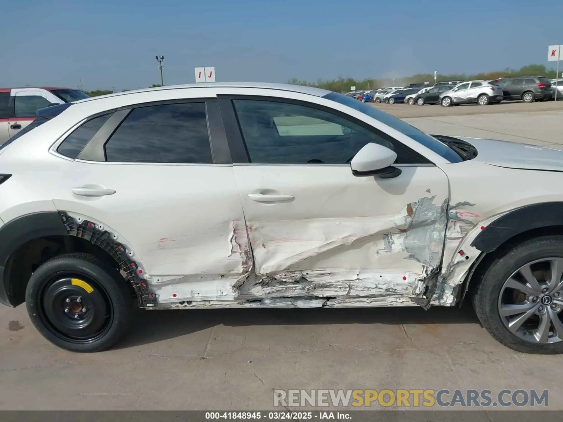 14 Photograph of a damaged car 3MVDMABL1MM248505 MAZDA CX-30 2021