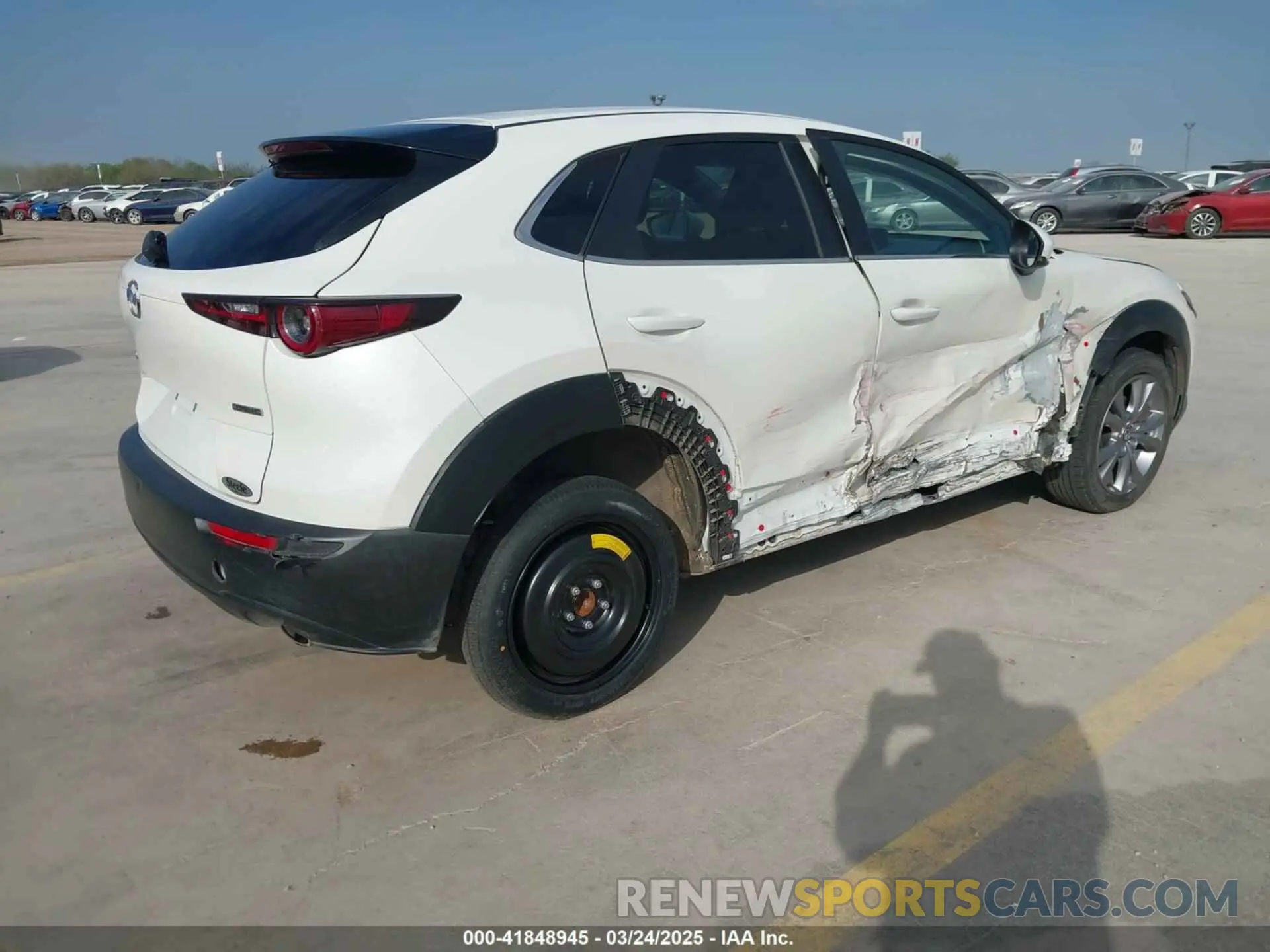 4 Photograph of a damaged car 3MVDMABL1MM248505 MAZDA CX-30 2021