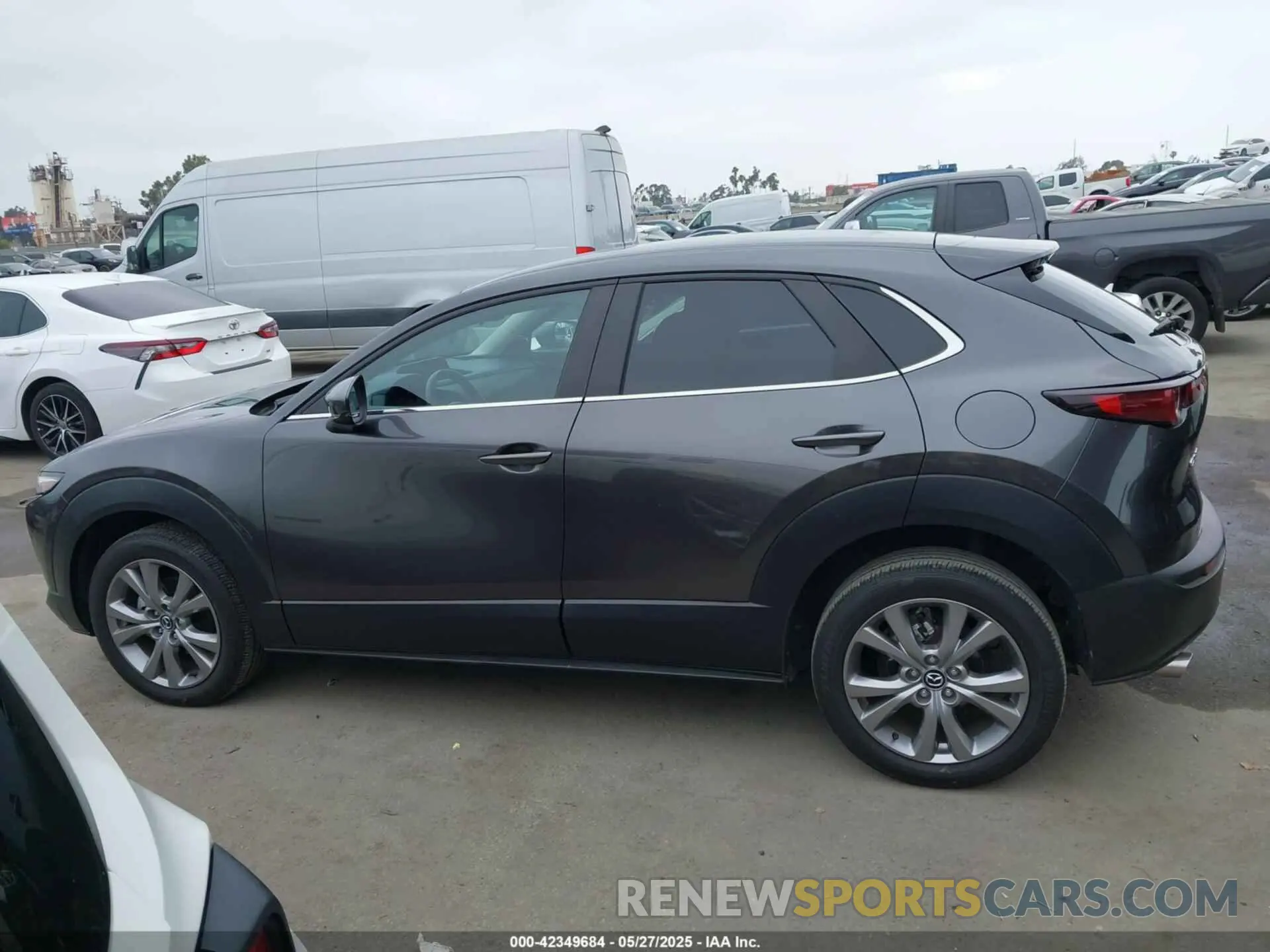 14 Photograph of a damaged car 3MVDMABL4MM220536 MAZDA CX-30 2021