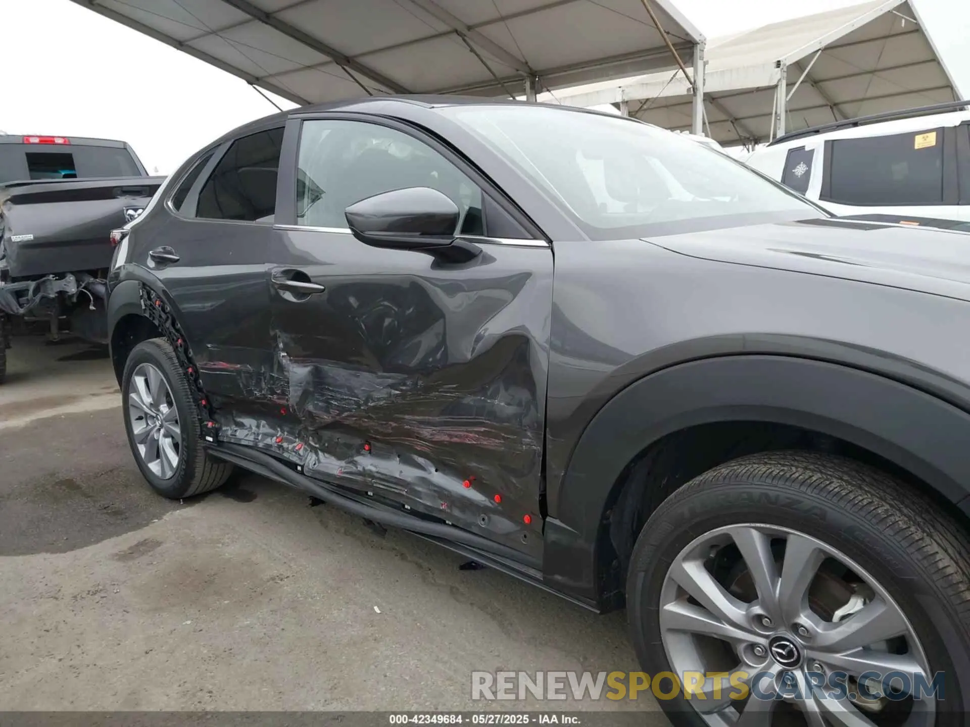 6 Photograph of a damaged car 3MVDMABL4MM220536 MAZDA CX-30 2021