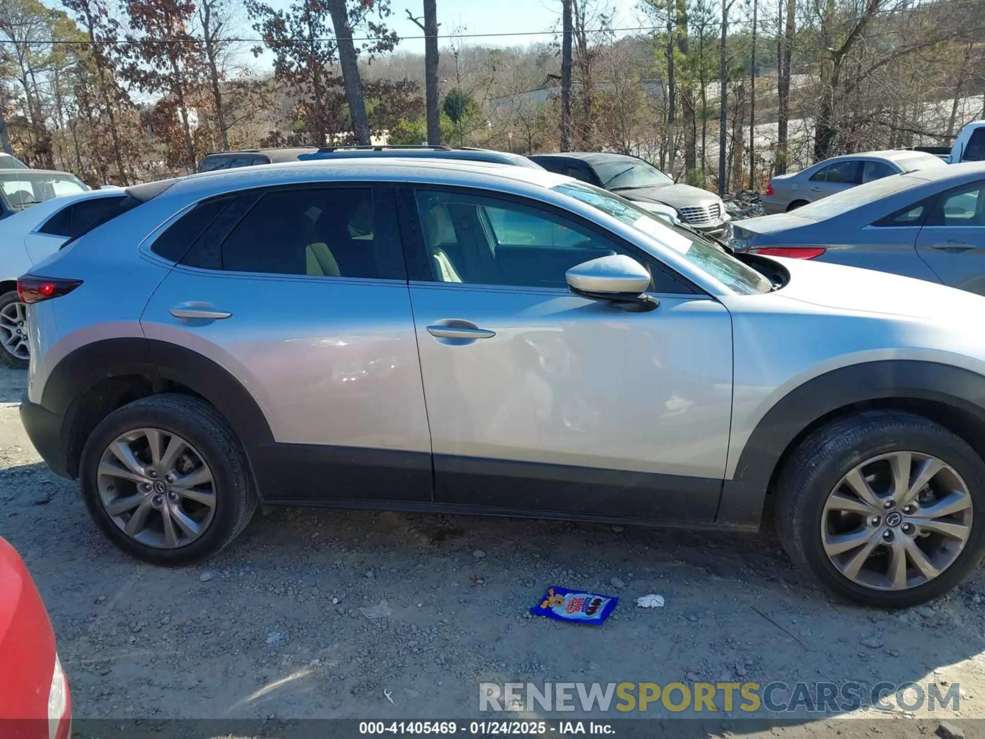 13 Photograph of a damaged car 3MVDMACL4MM256113 MAZDA CX-30 2021