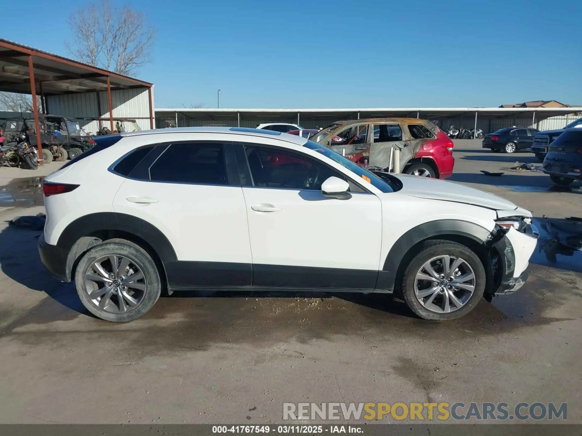 14 Photograph of a damaged car 3MVDMACL7MM209903 MAZDA CX-30 2021